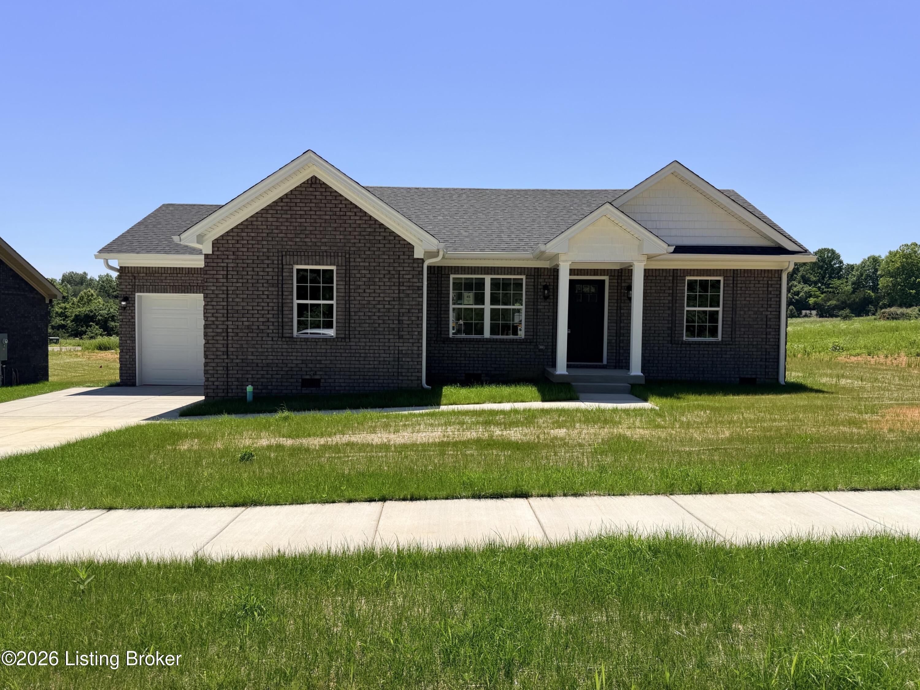 104 American Dr Property Photo 1