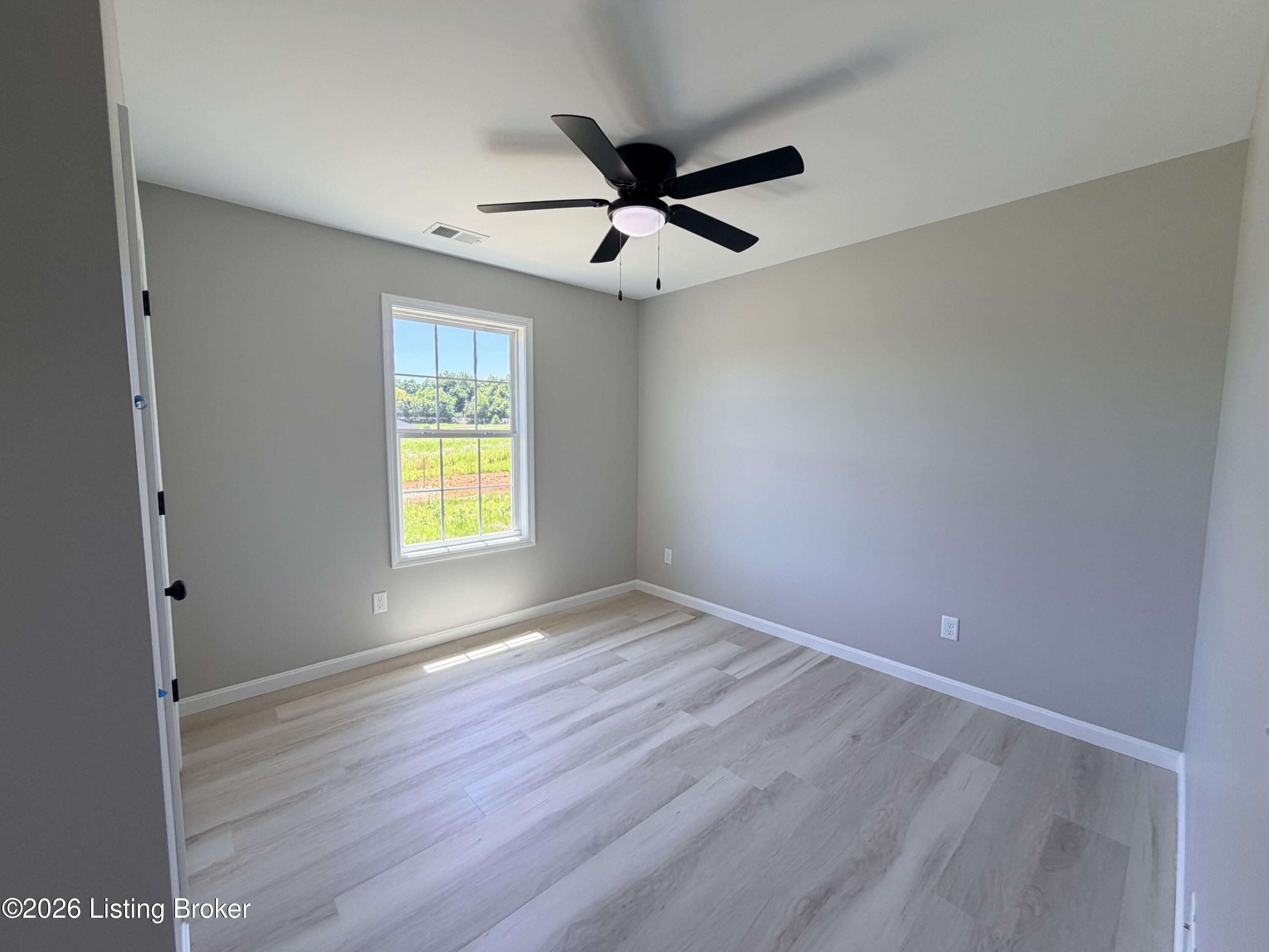 104 American Dr Property Photo 16