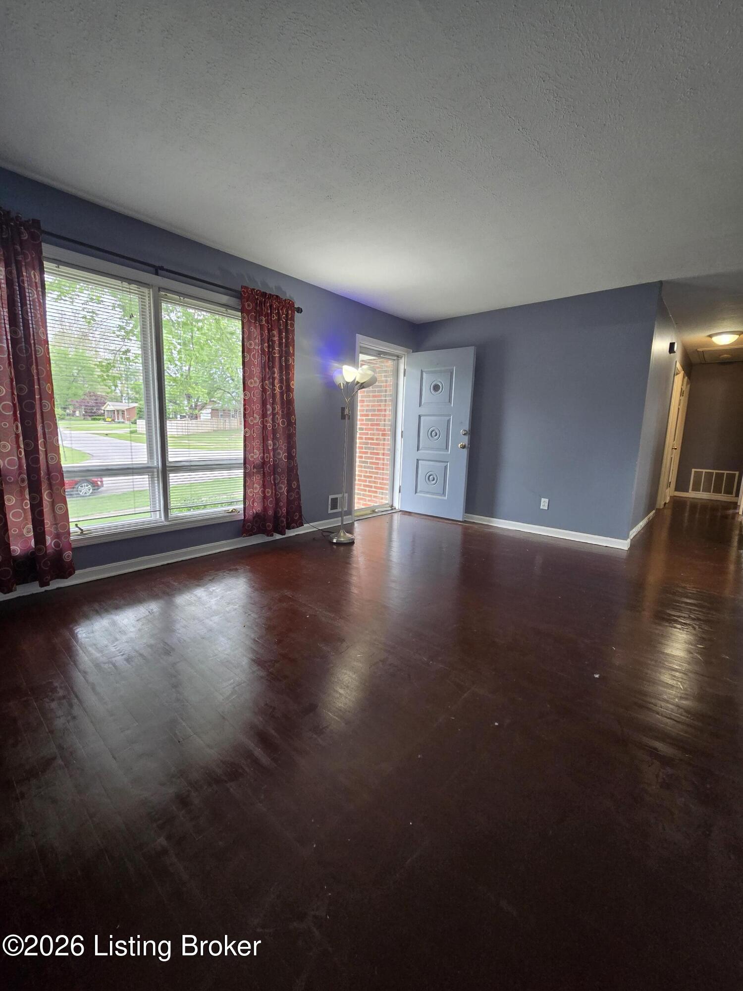 9005 Wooddale Dr Property Photo 6