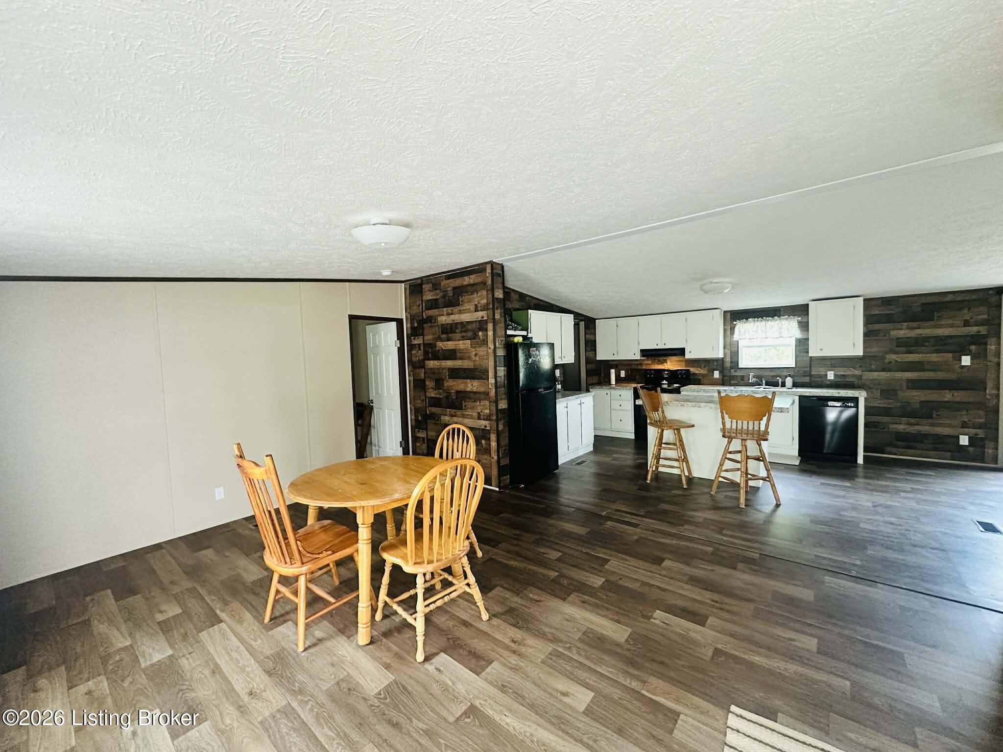 620 Morgan Rd Property Photo 2
