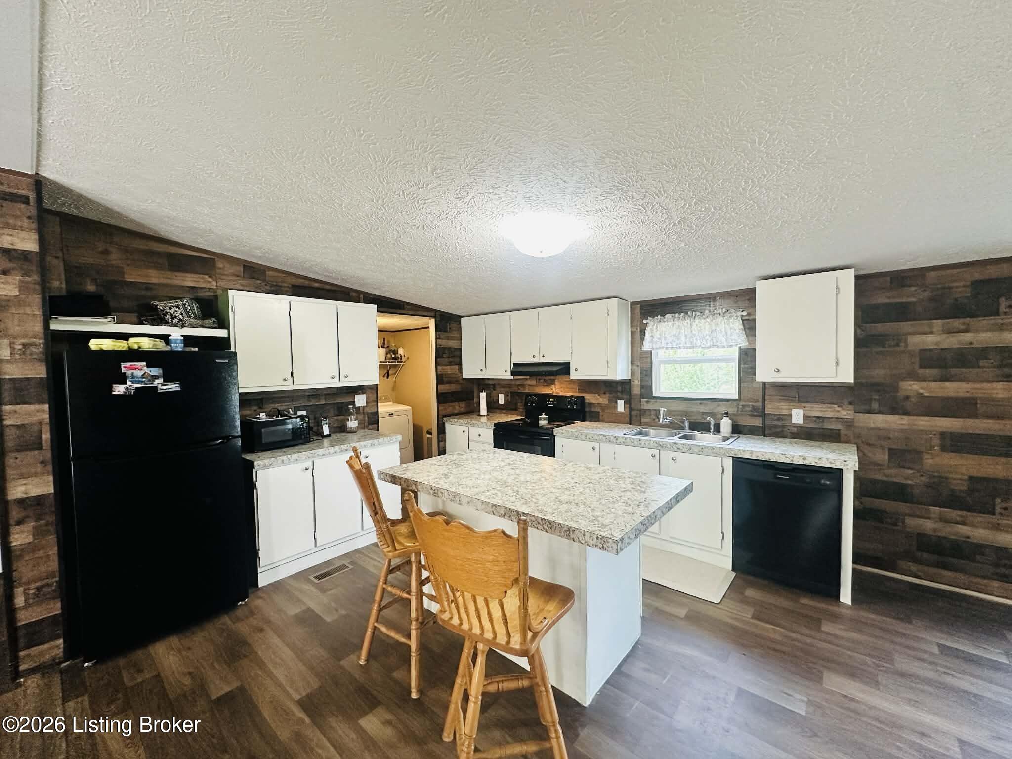 620 Morgan Rd Property Photo 3