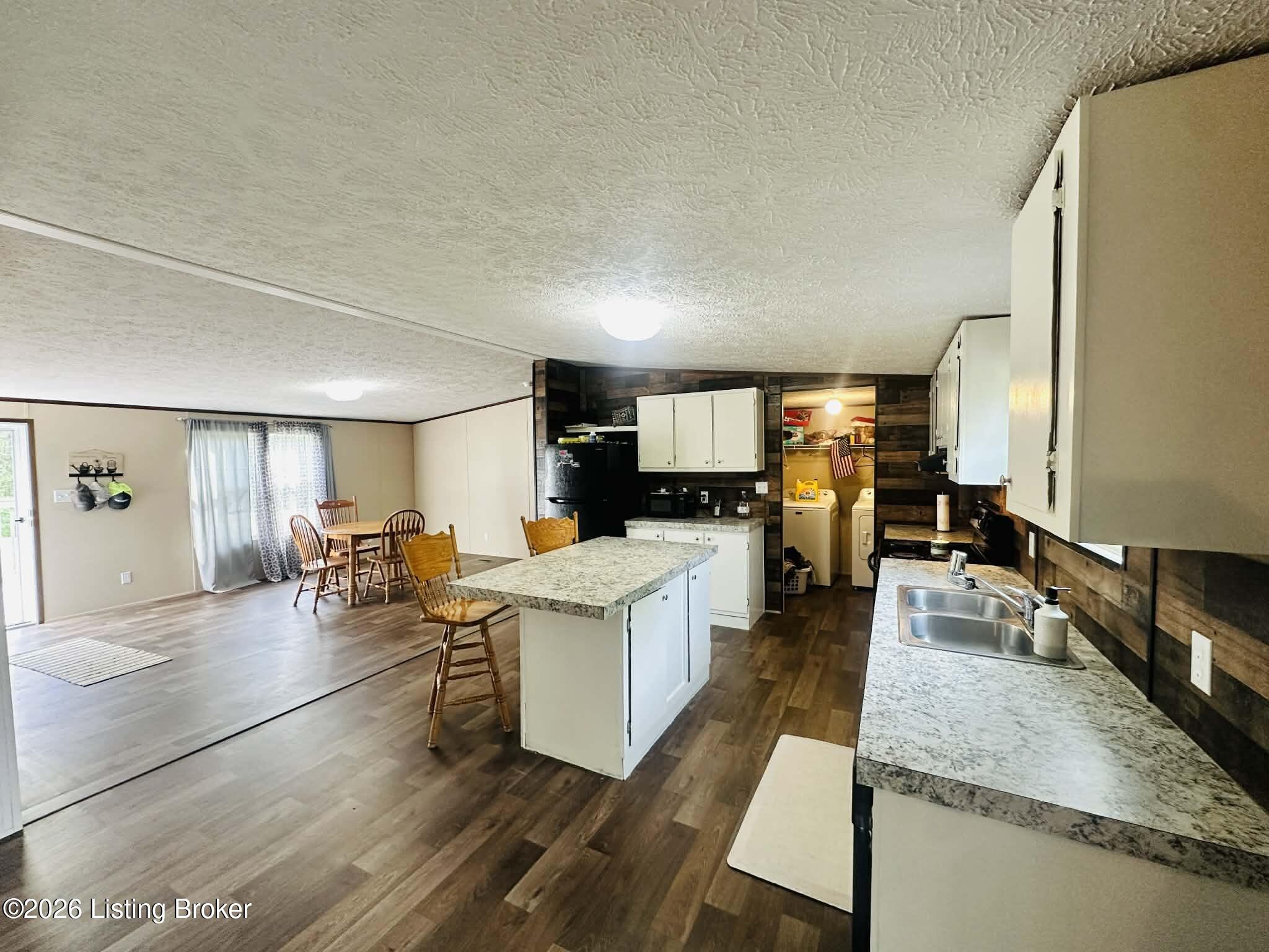 620 Morgan Rd Property Photo 4