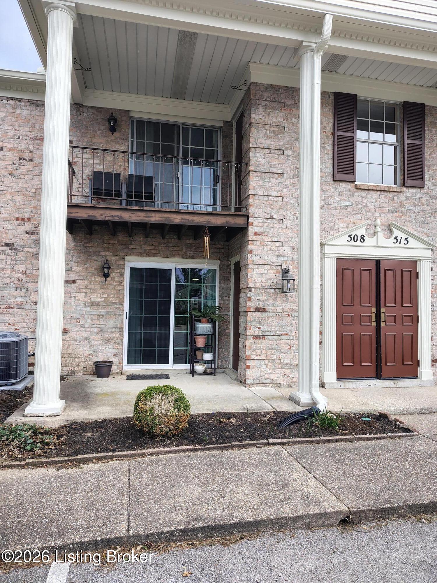 508 Logsdon Ct Property Photo 2