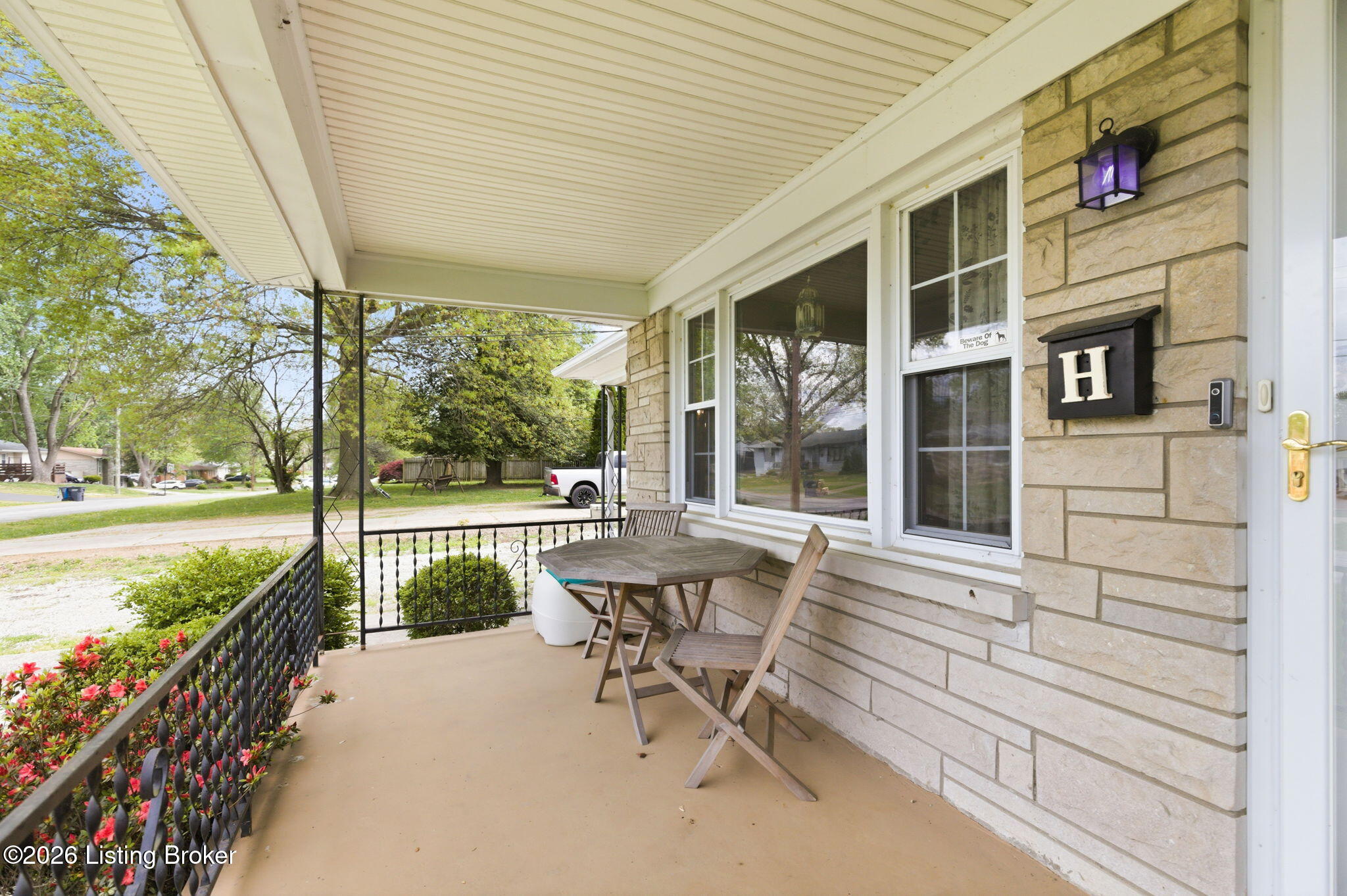 5708 Tamarack Ln Property Photo 3