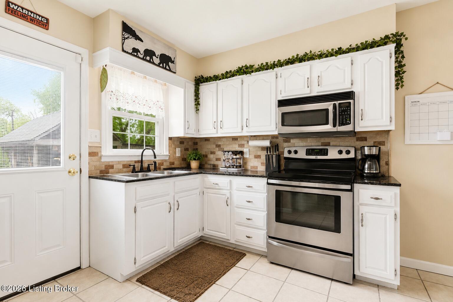 5708 Tamarack Ln Property Photo 10