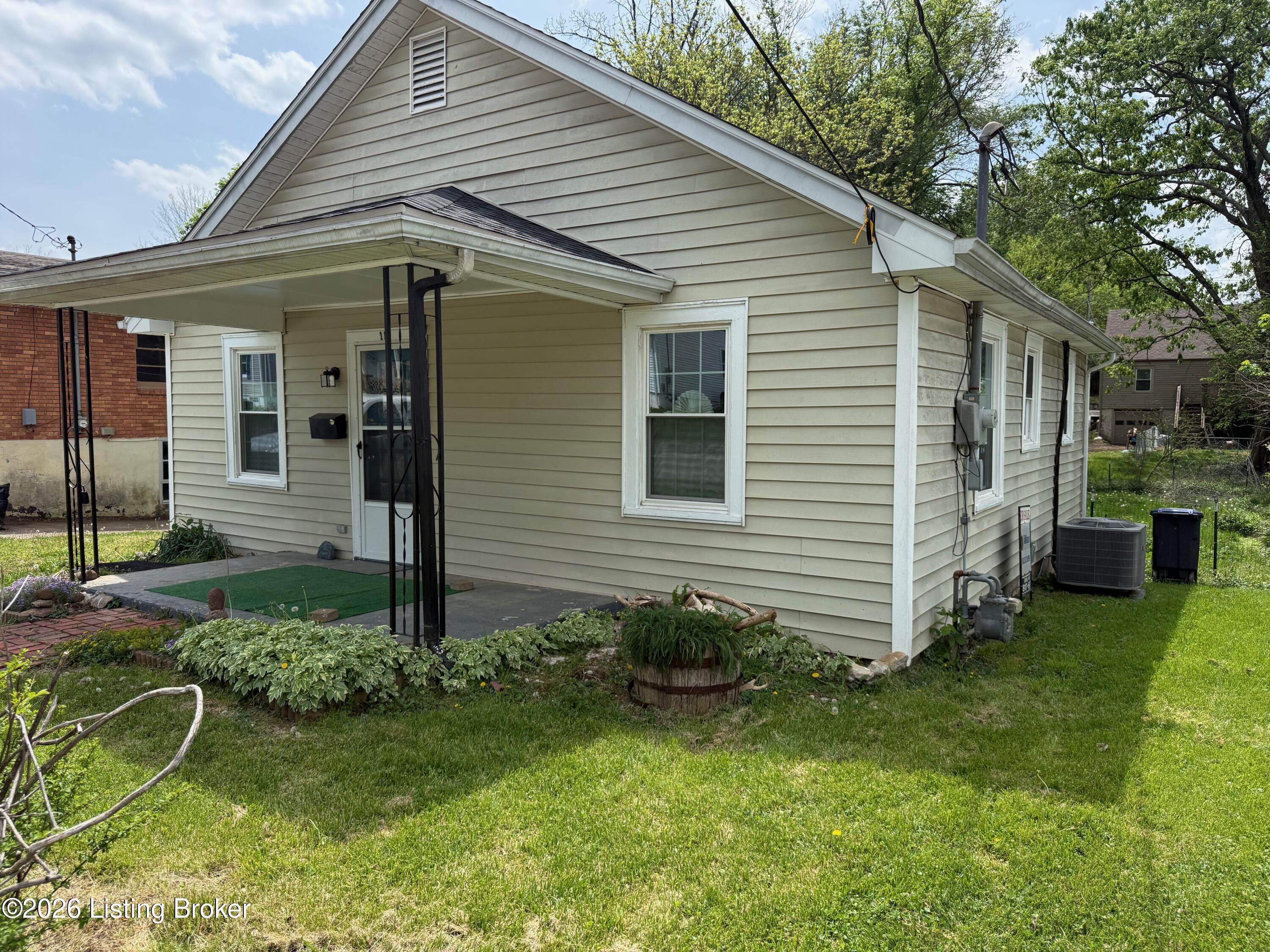 116 Elizabeth St Property Photo 2