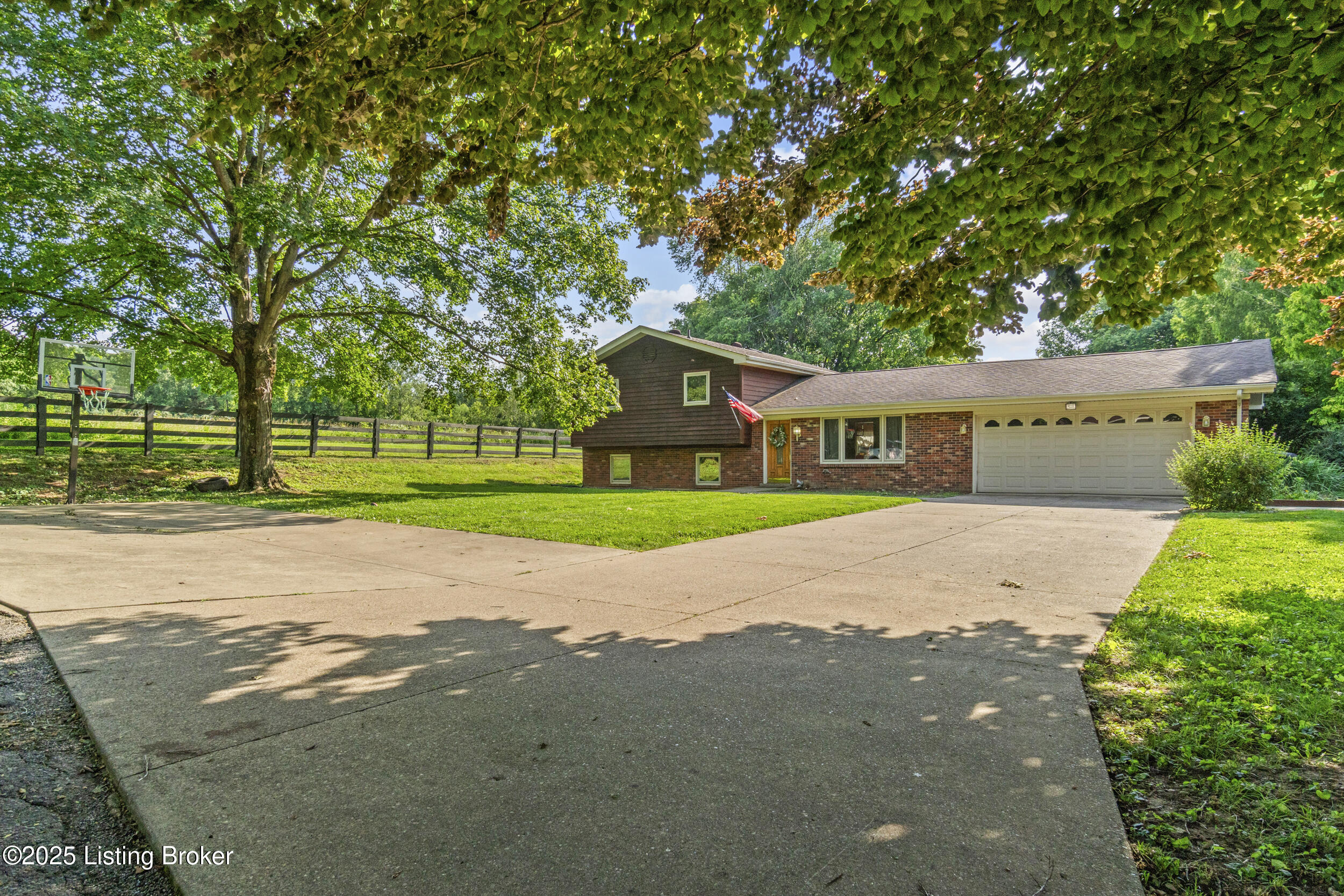 132 Green Acres Rd Property Photo 3