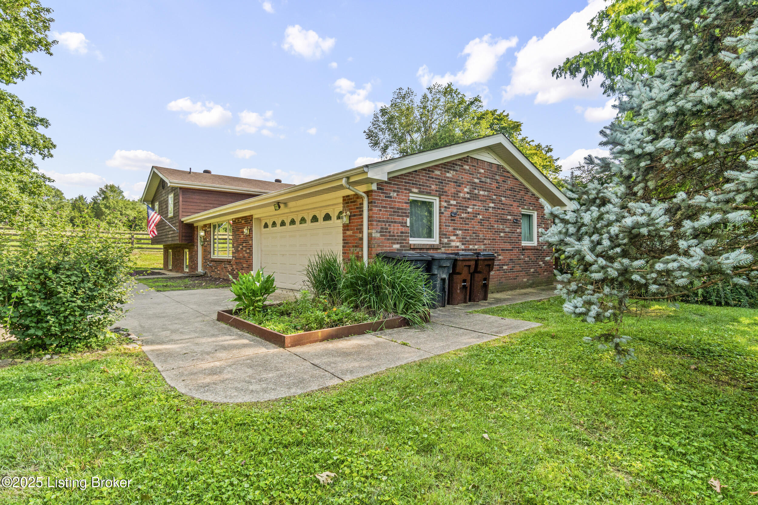132 Green Acres Rd Property Photo 4