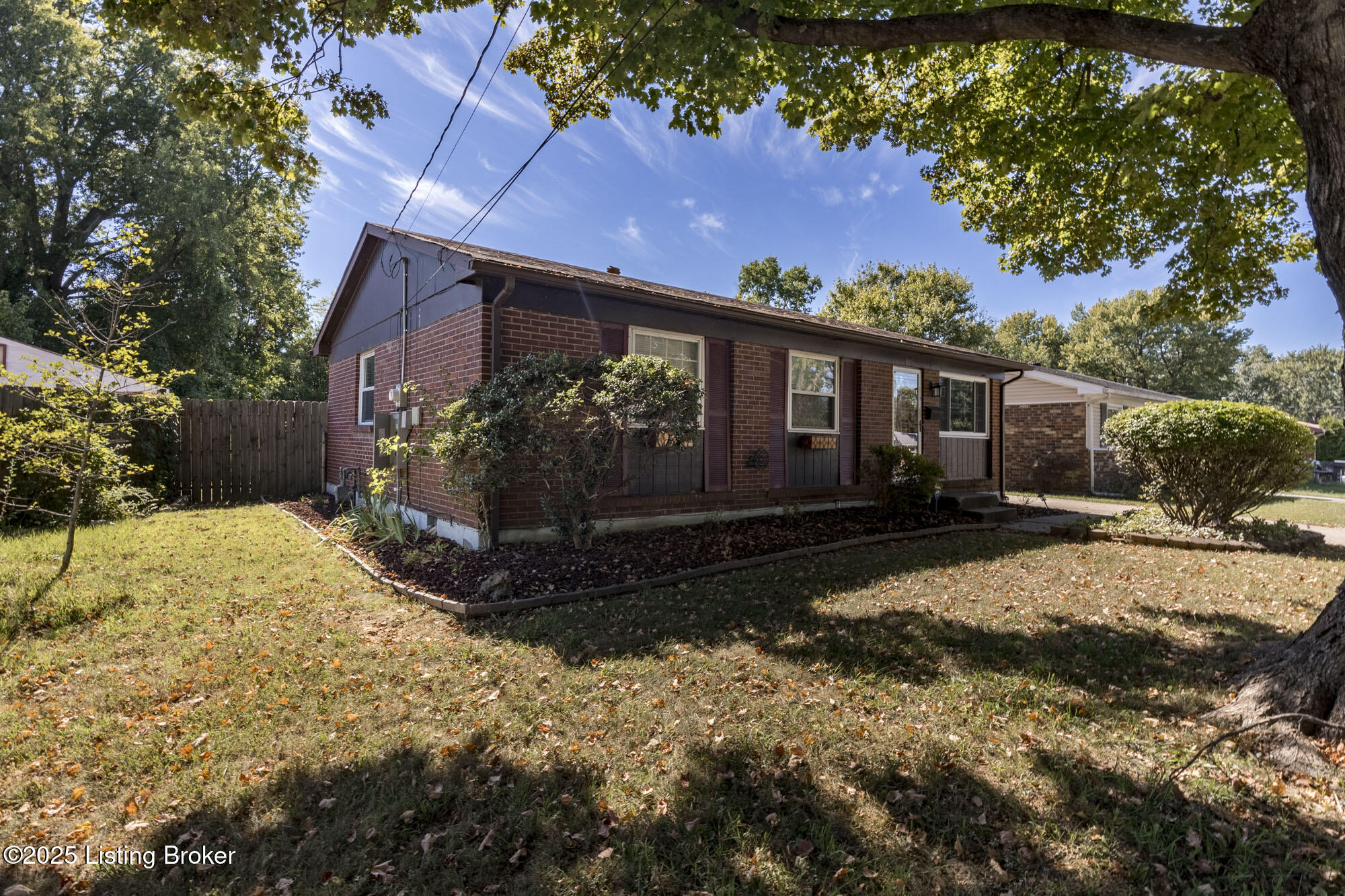 8016 Edsel Ln Property Photo 3