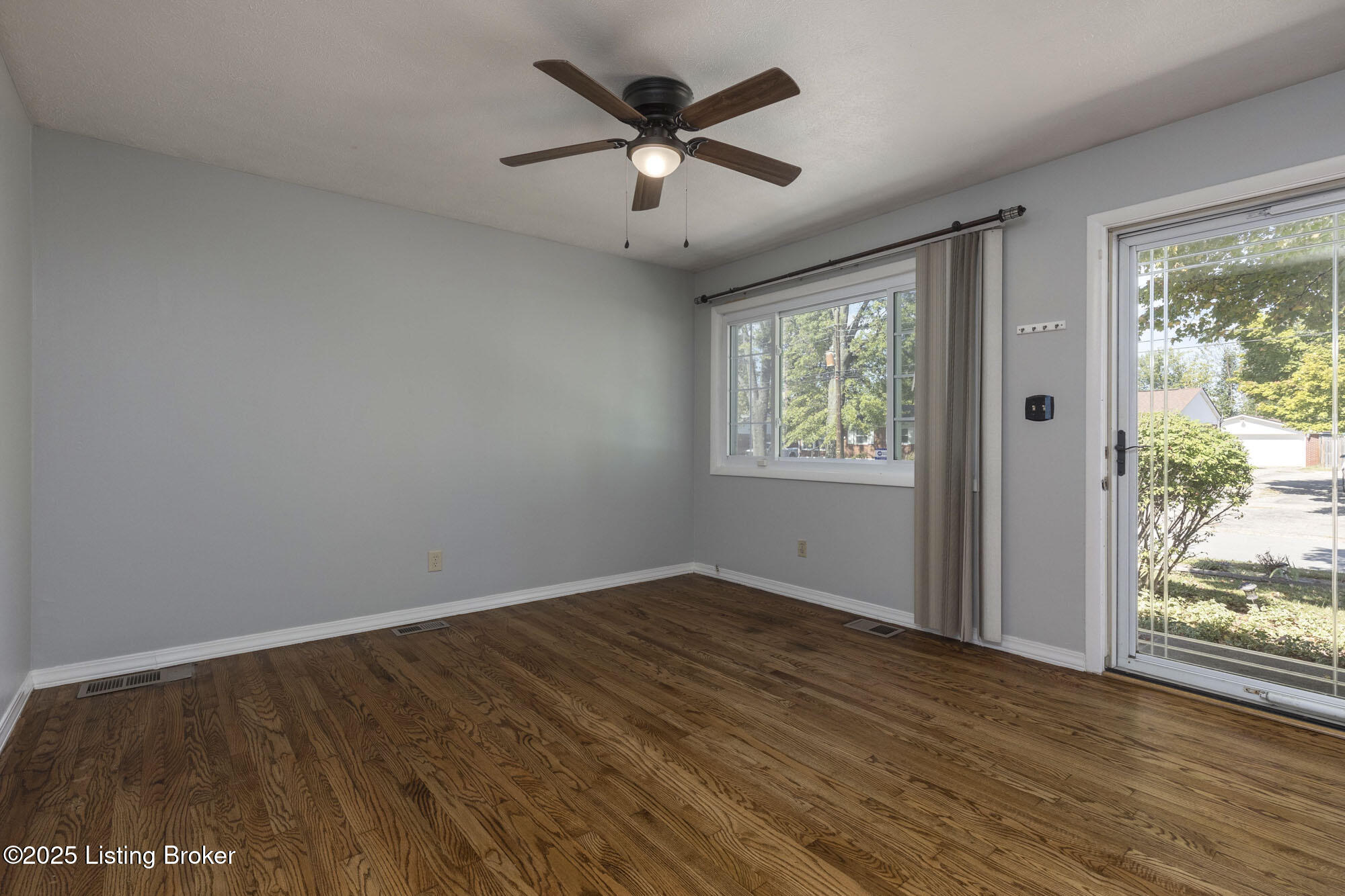 8016 Edsel Ln Property Photo 5
