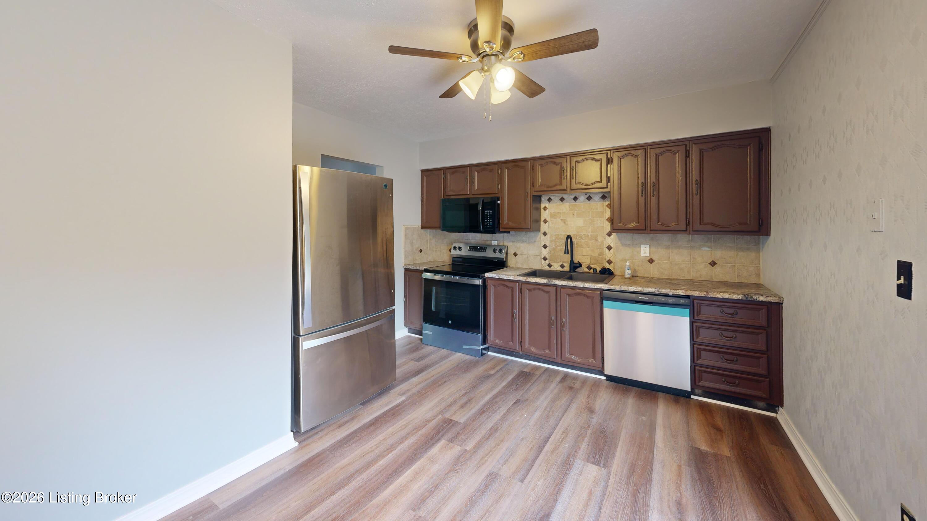 8016 Edsel Ln Property Photo 10