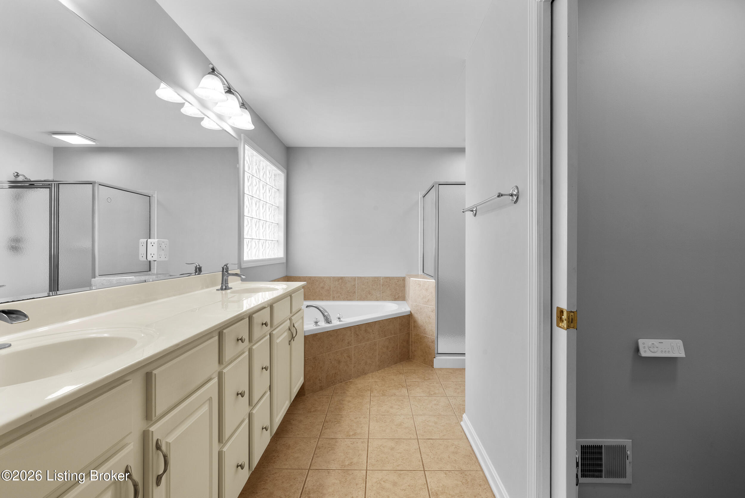 1216 Blackthorn Rd Property Photo 28