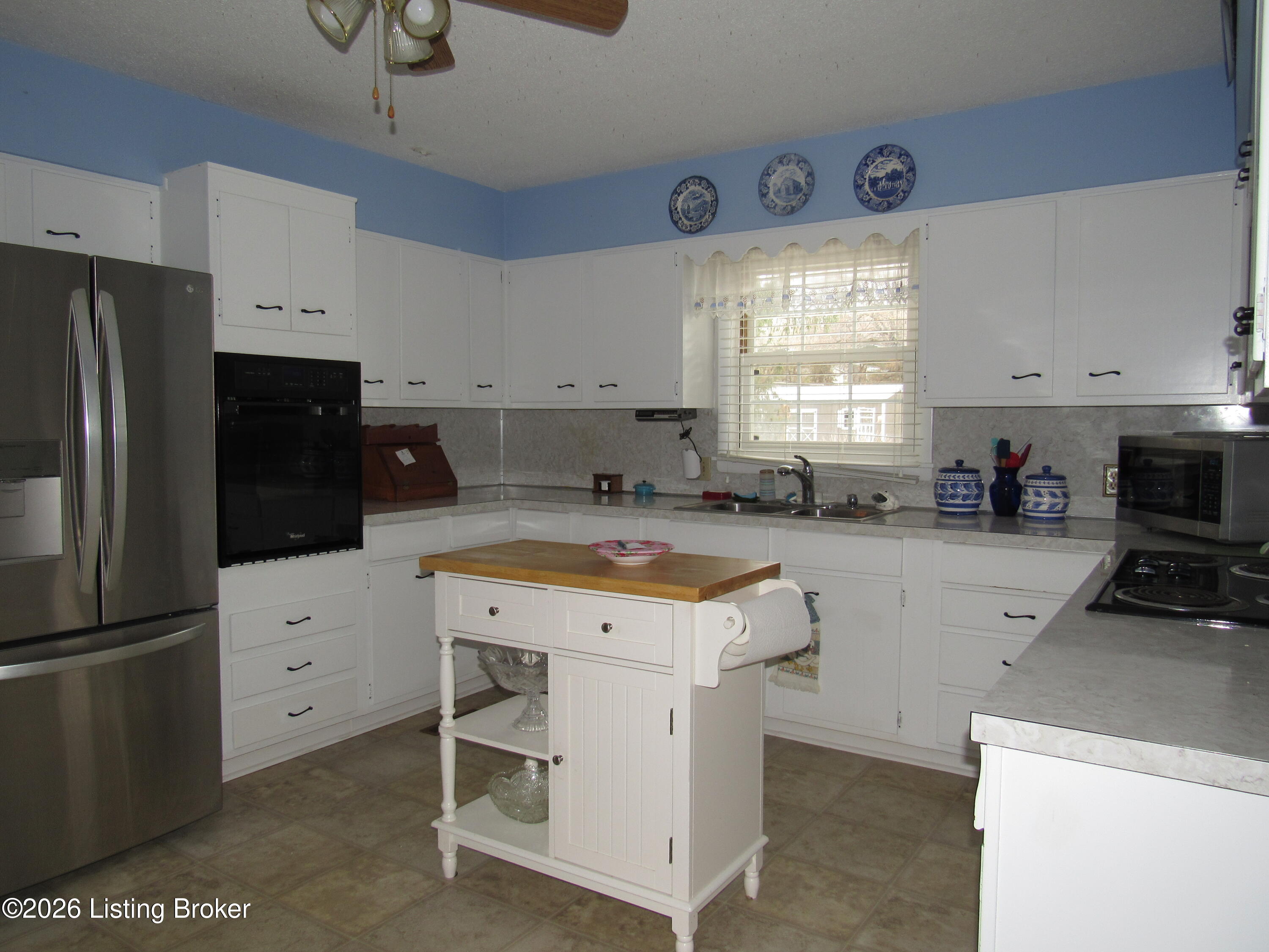 316 N Walnut St Property Photo 35