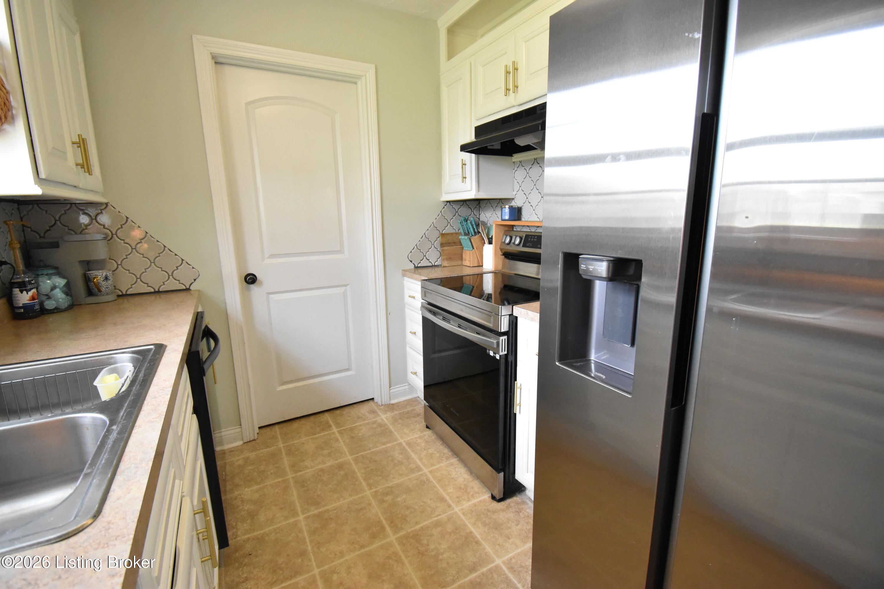 117 Azalea Ave Property Photo 6