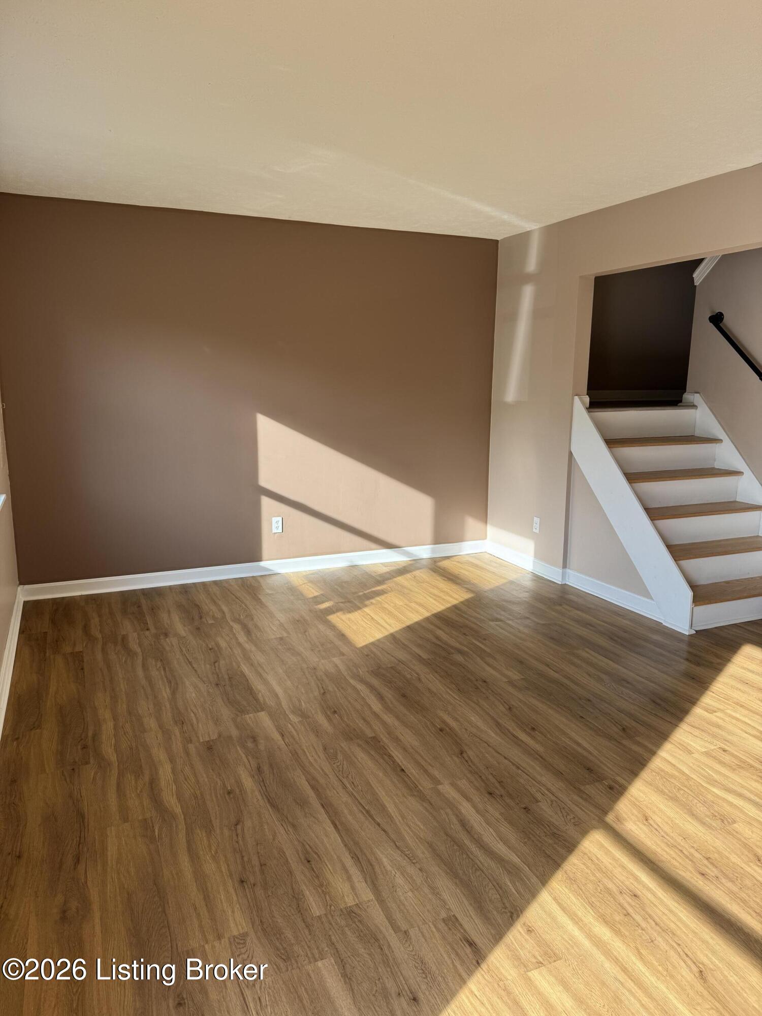 9814 Oakshire Dr Property Photo 2