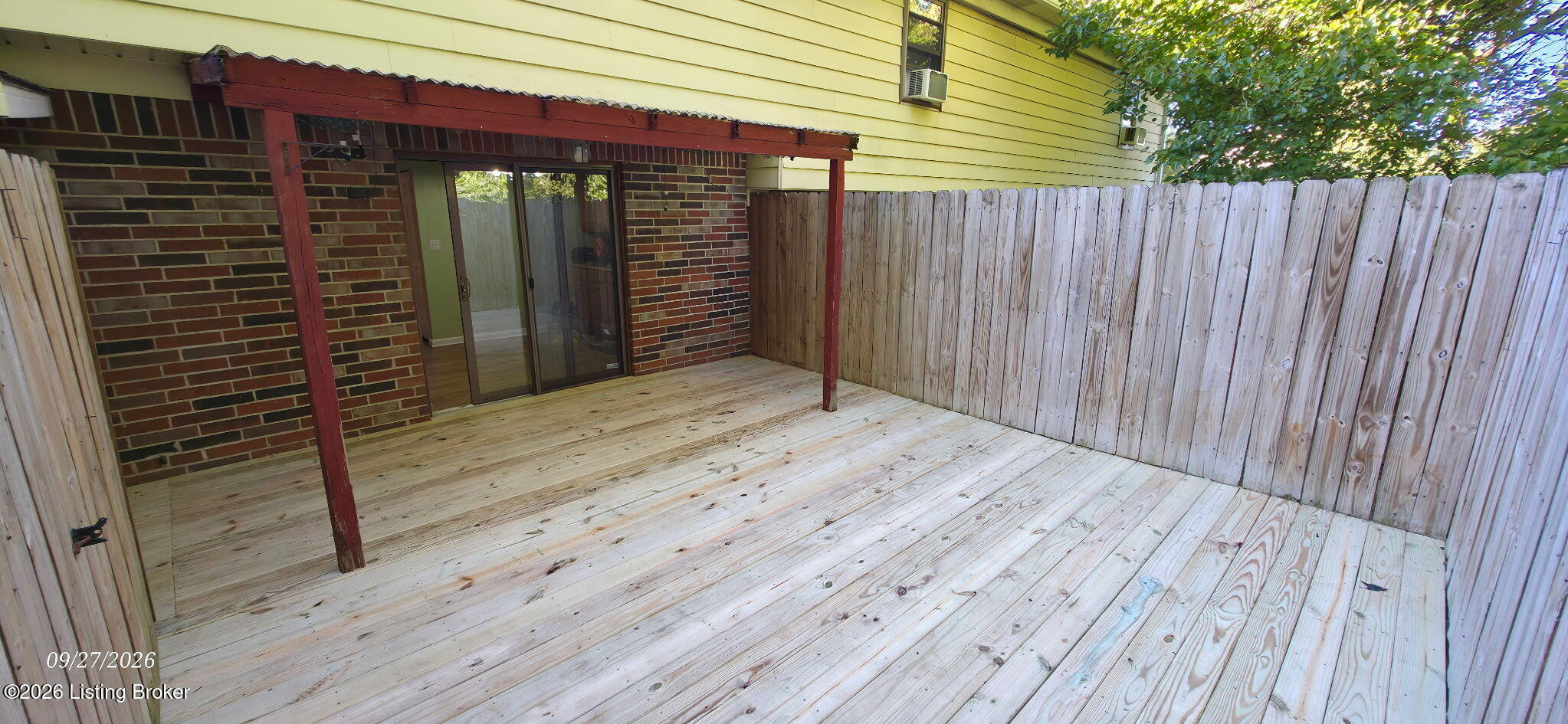 9814 Oakshire Dr Property Photo 12