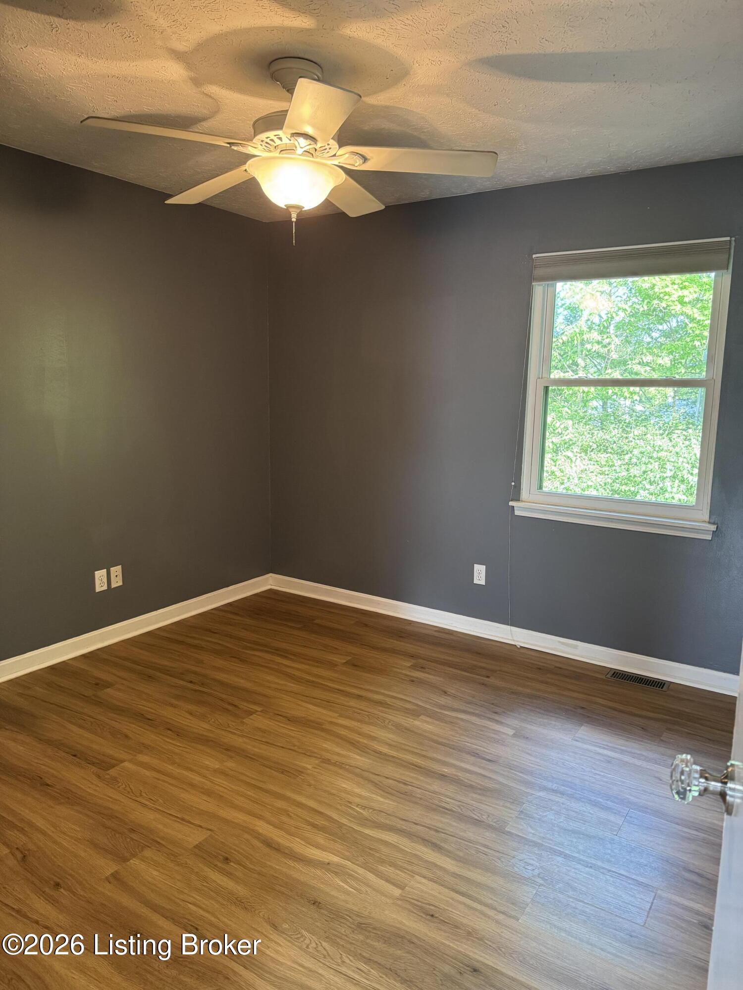9814 Oakshire Dr Property Photo 18