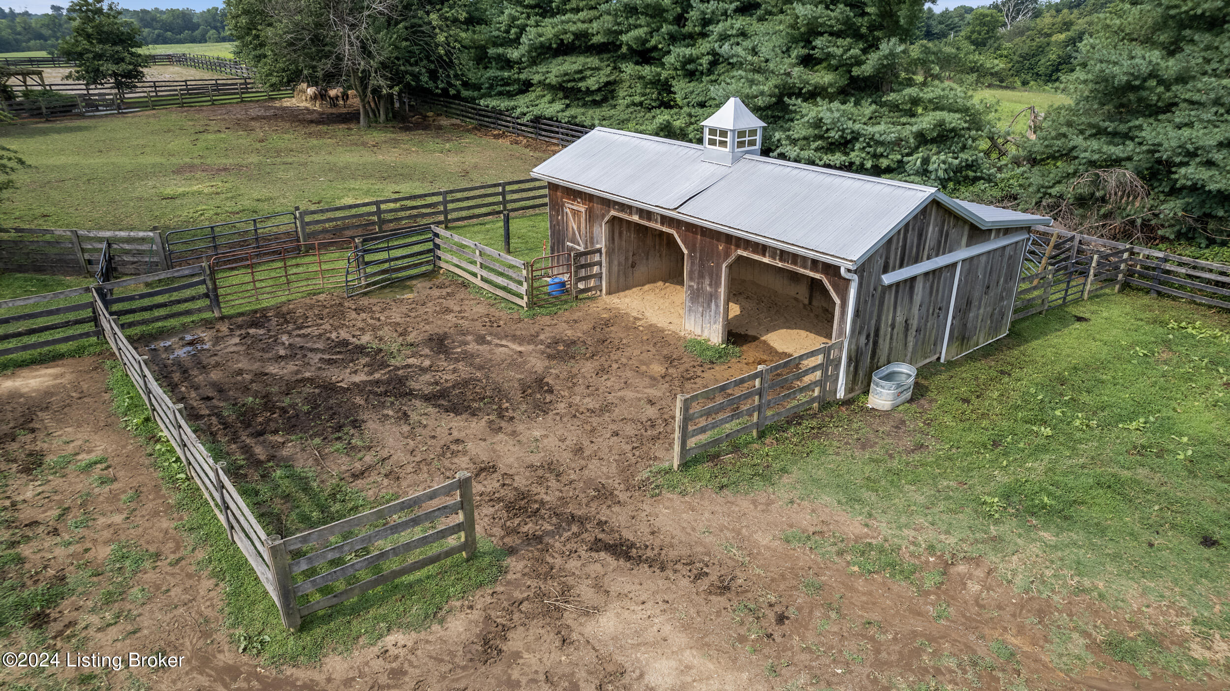575 Moody Pike Property Photo 9