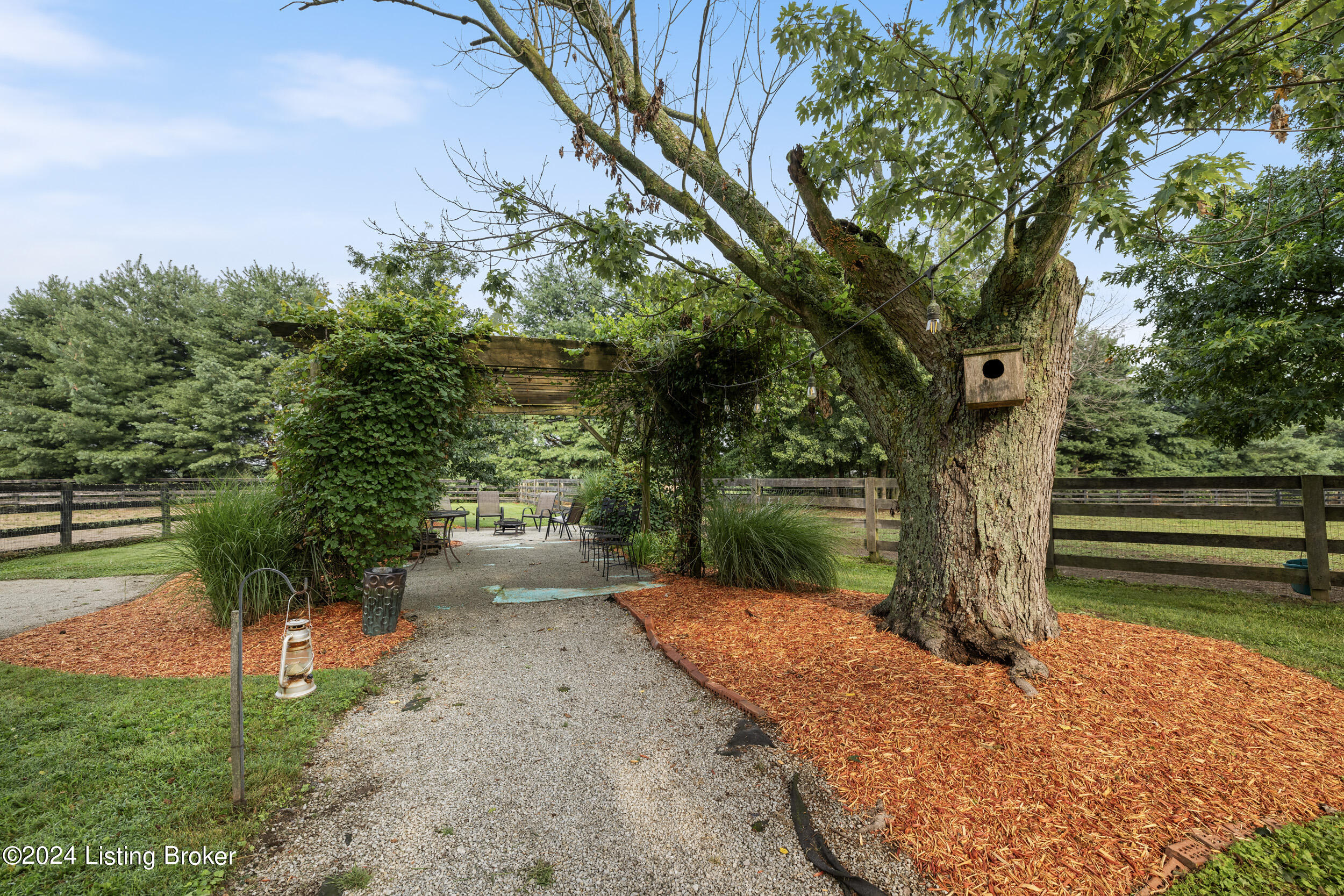575 Moody Pike Property Photo 32