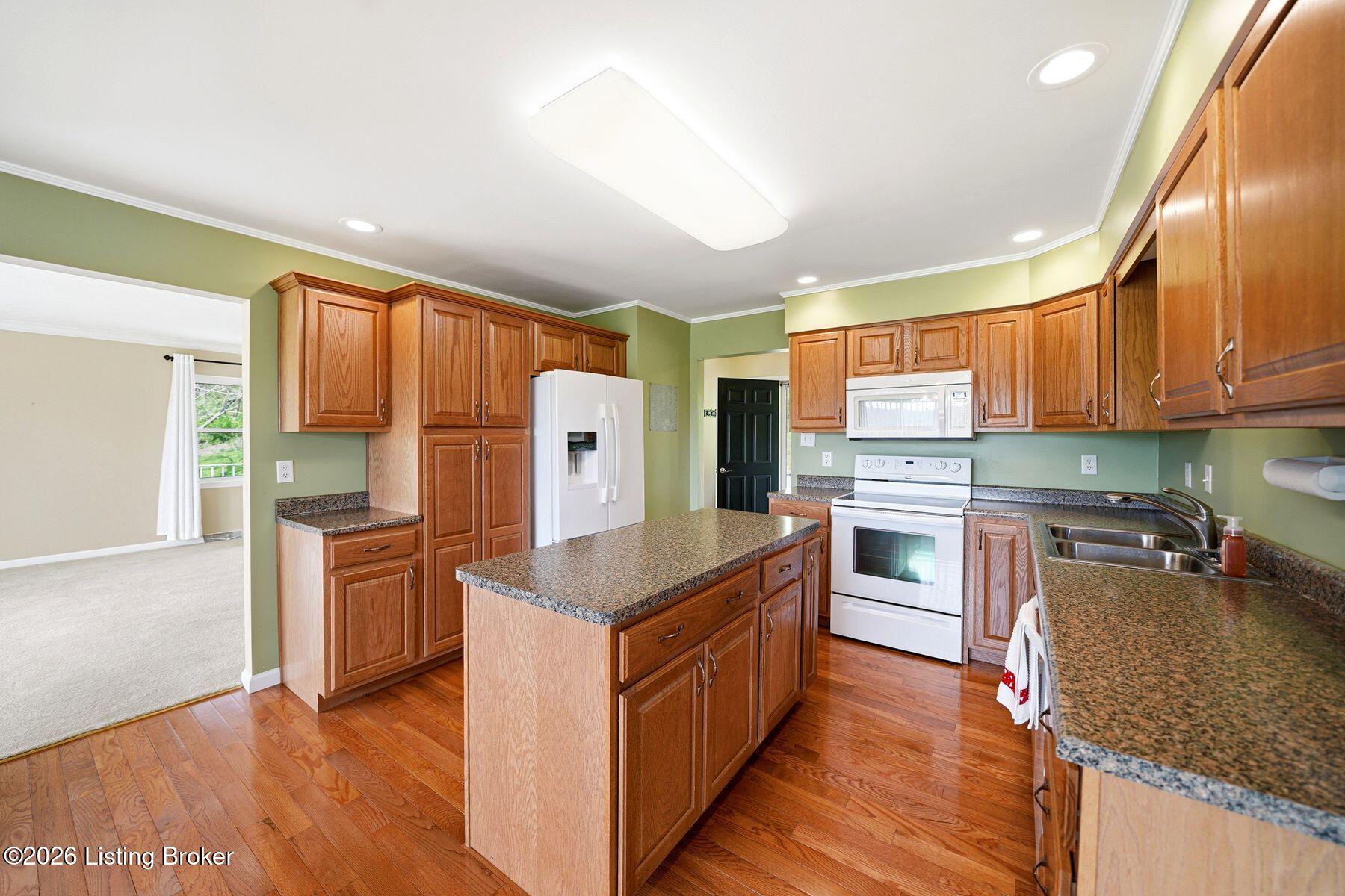 2227 Lock Rd Property Photo 6