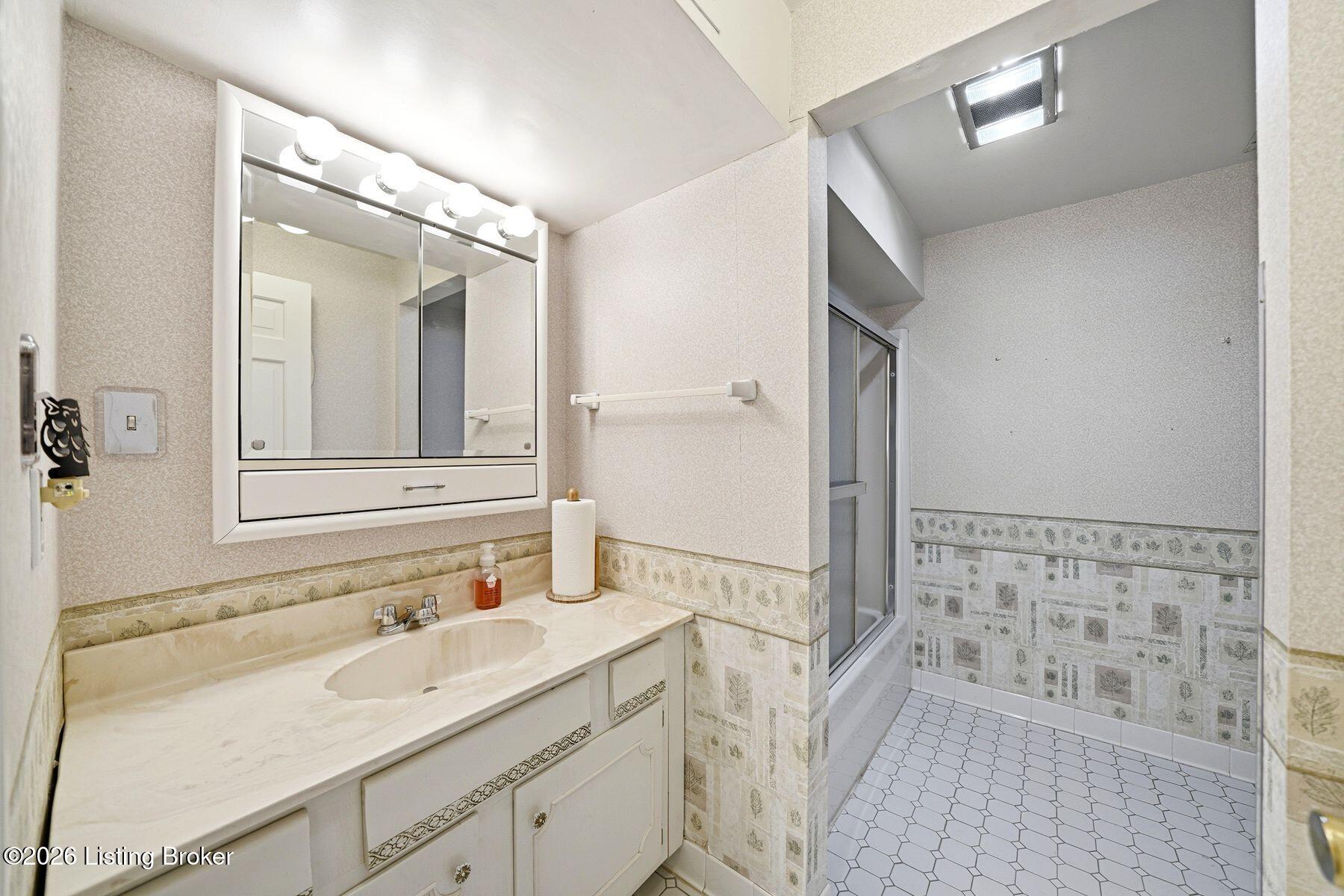 2227 Lock Rd Property Photo 18