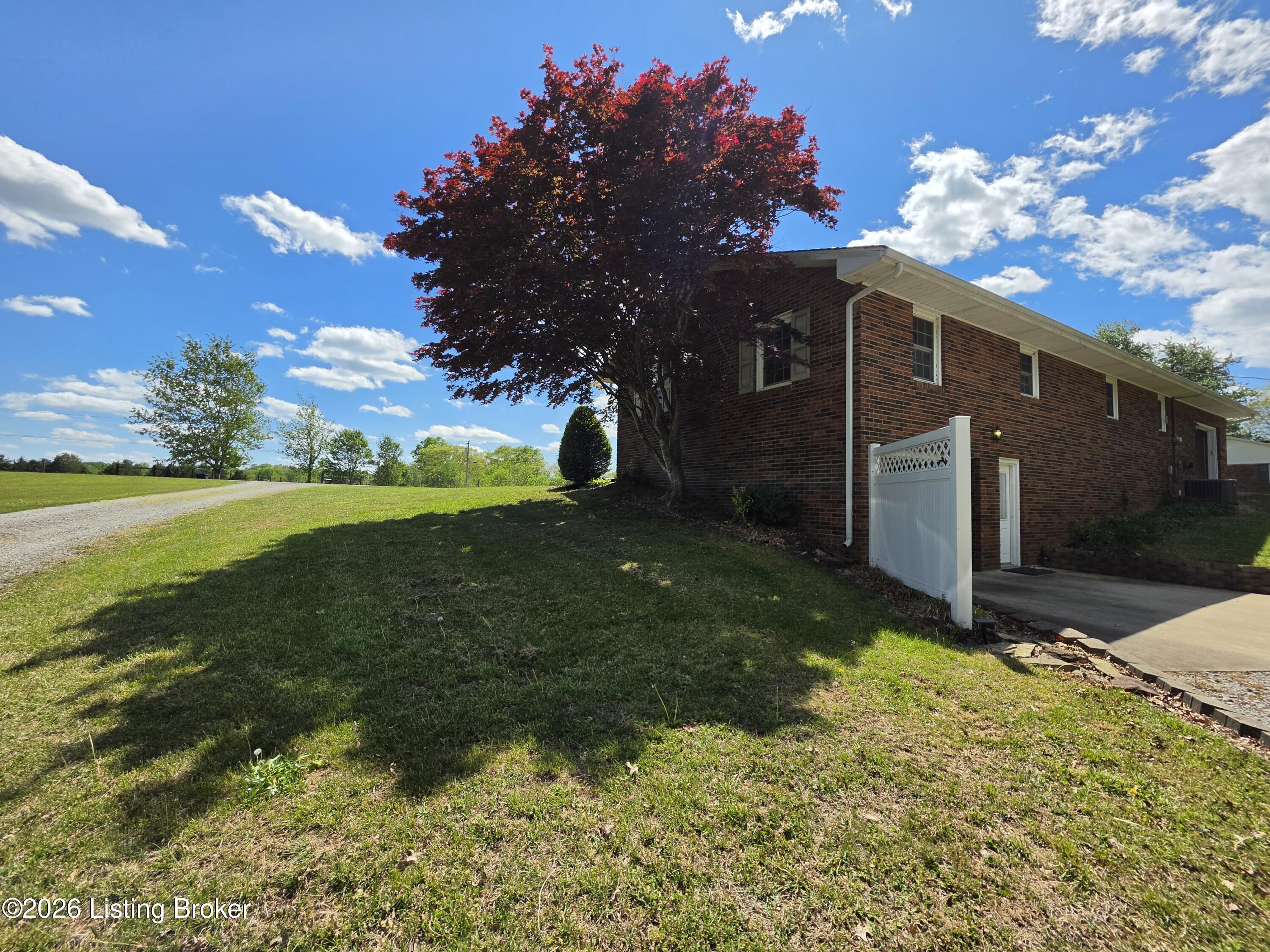 1088 Knifley Rd Property Photo 4
