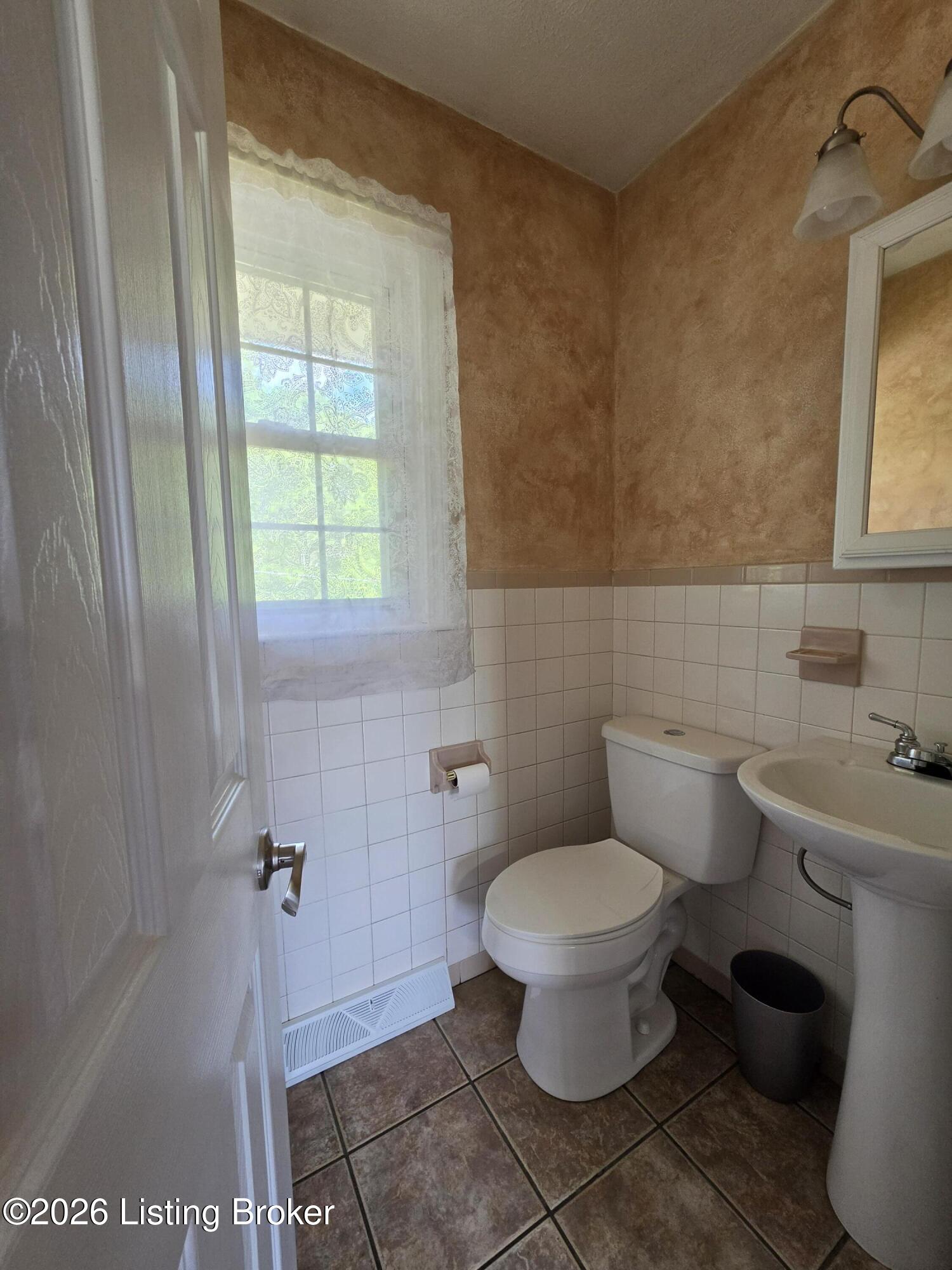 1088 Knifley Rd Property Photo 12