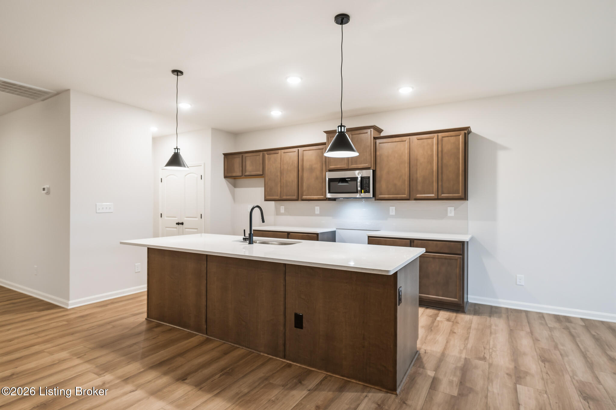 7805 Copper Drift Way Property Photo 14