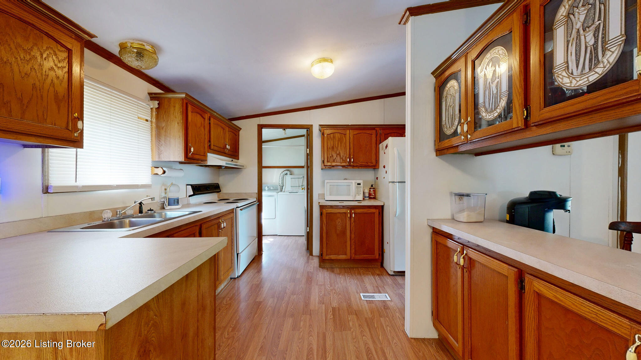 714 8th St Property Photo 3