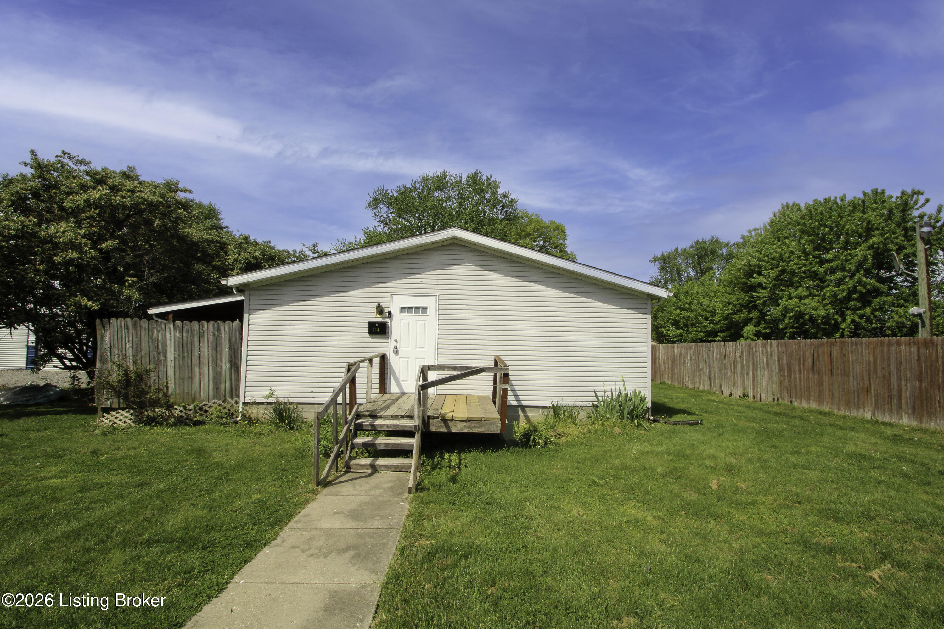 714 8th St Property Photo 33