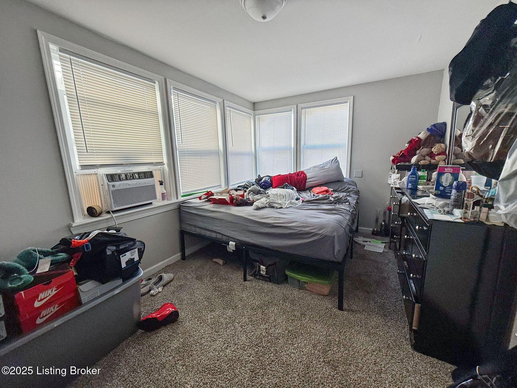 4143 W Market St Property Photo 6