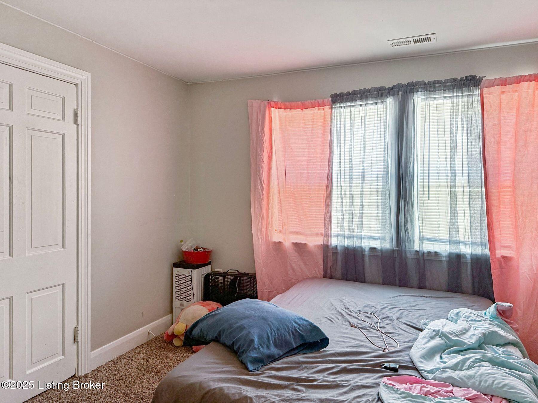 4143 W Market St Property Photo 11