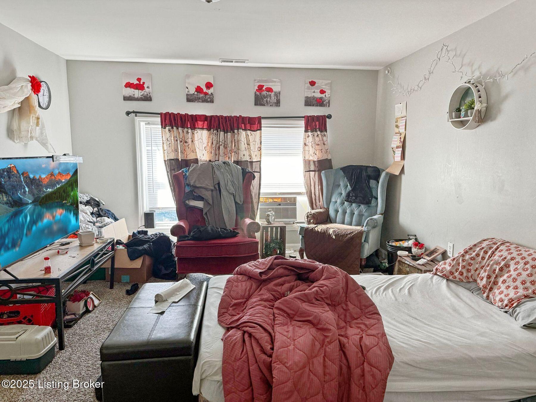 4143 W Market St Property Photo 12