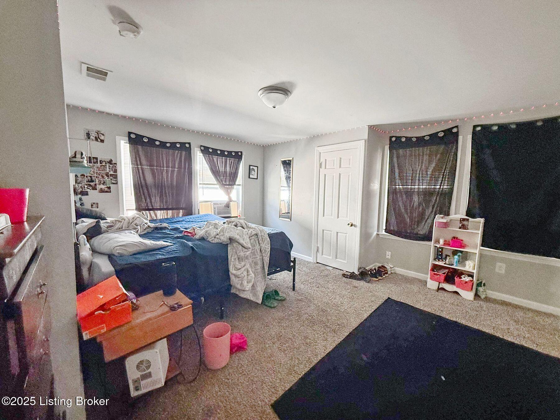 4143 W Market St Property Photo 13