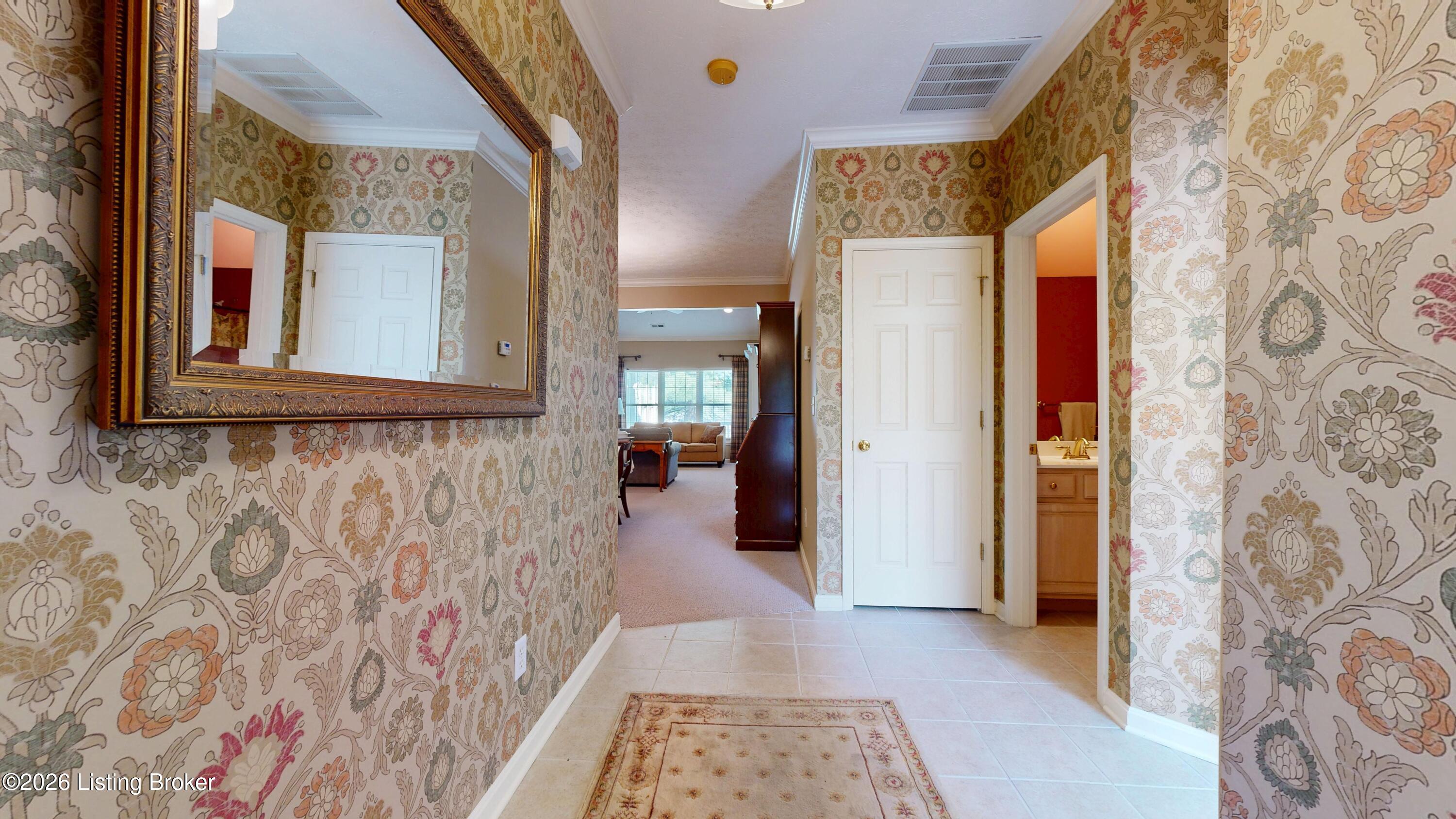 2122 Pickwick Dr Property Photo 4