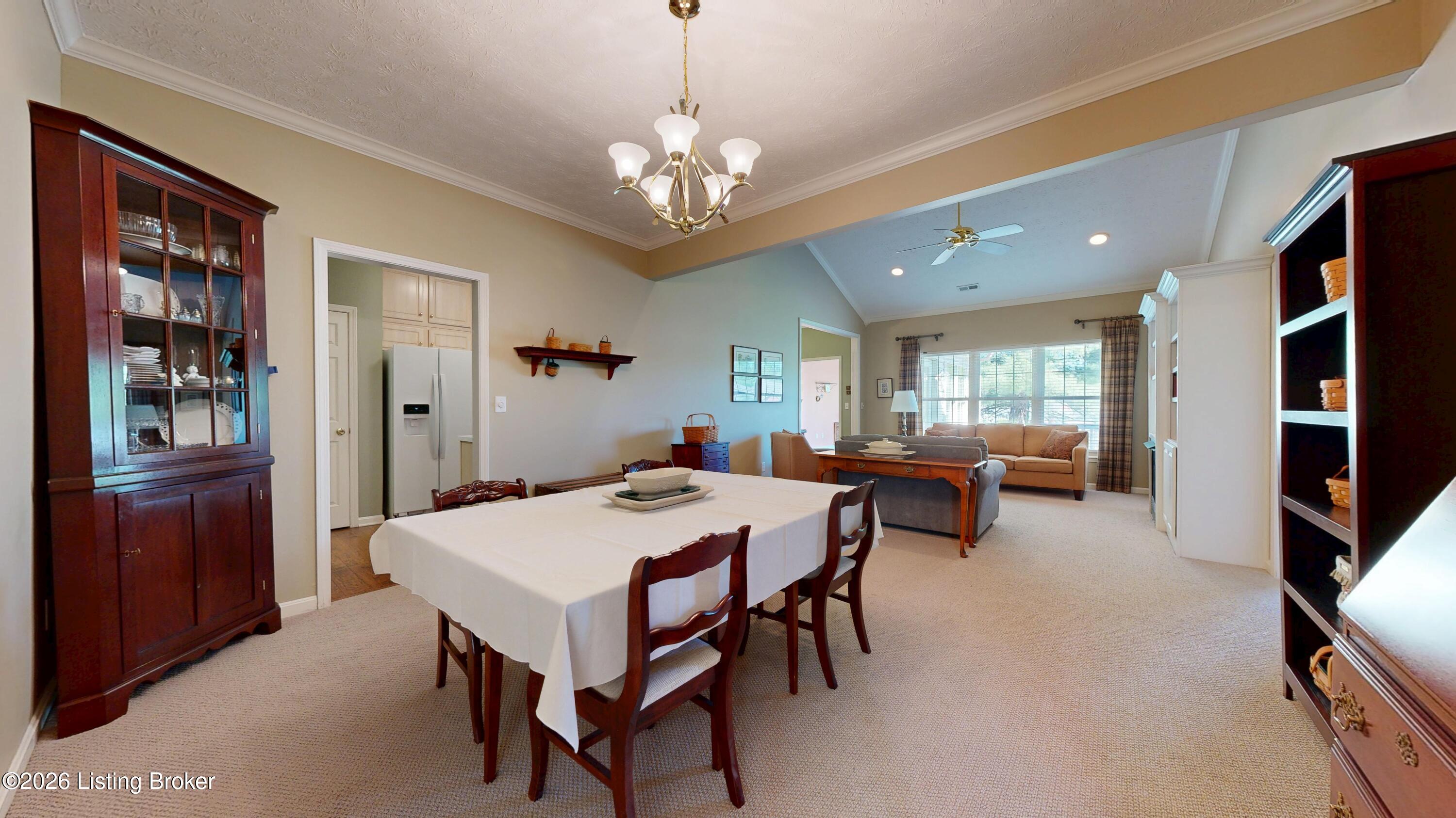 2122 Pickwick Dr Property Photo 10