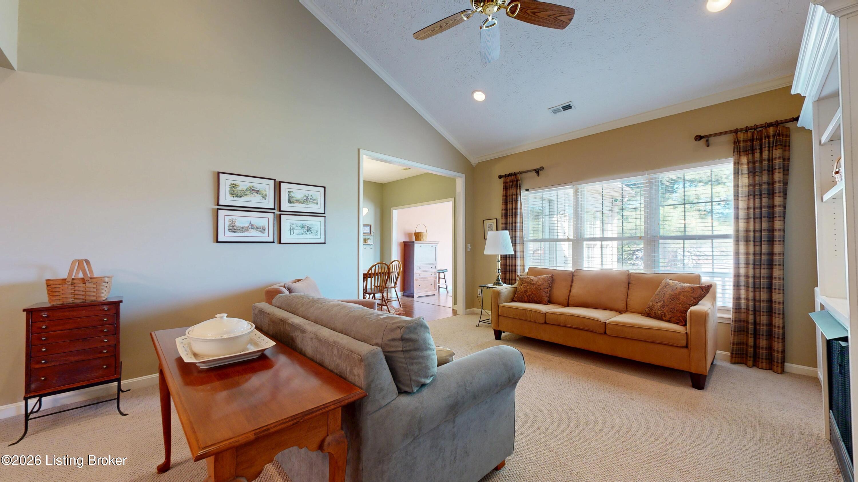 2122 Pickwick Dr Property Photo 14