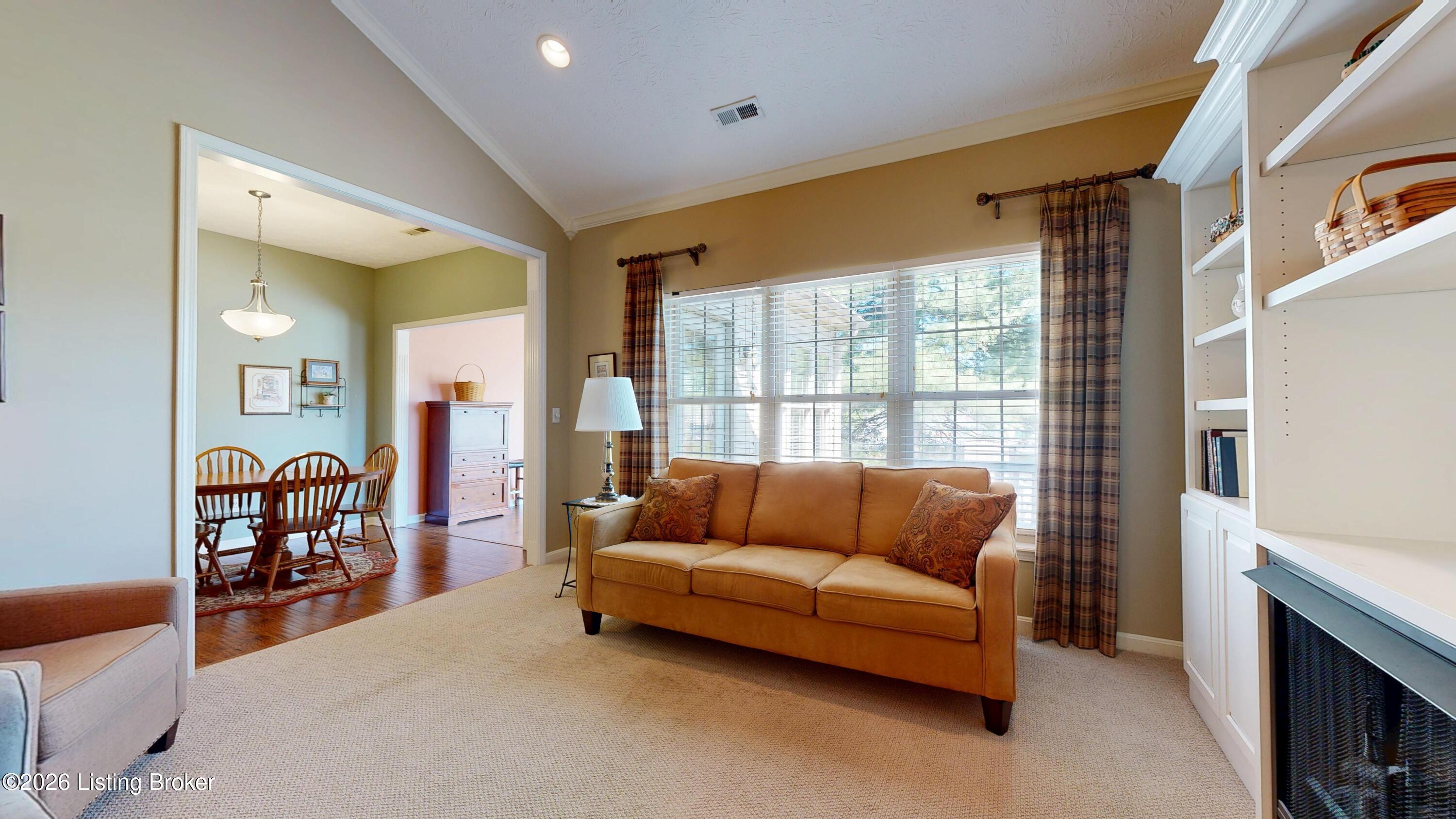 2122 Pickwick Dr Property Photo 15