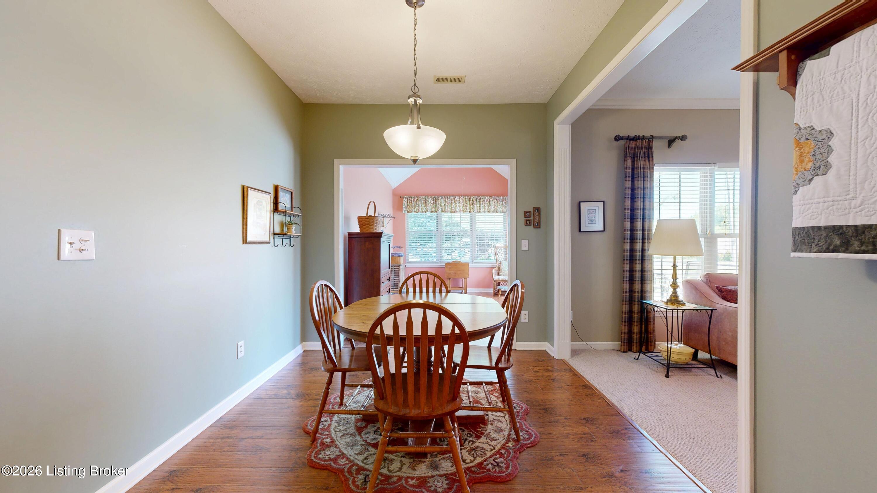 2122 Pickwick Dr Property Photo 22