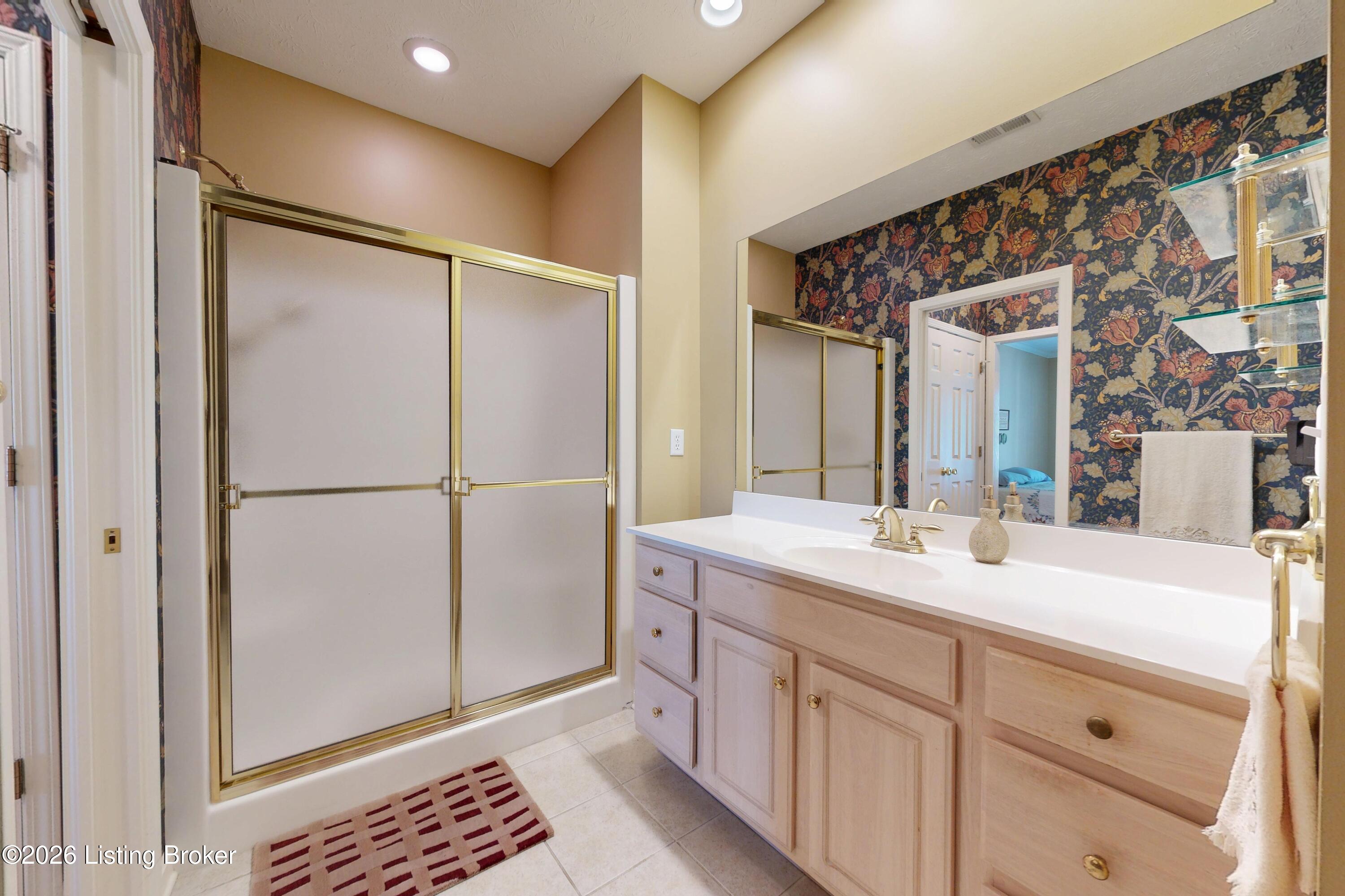 2122 Pickwick Dr Property Photo 32