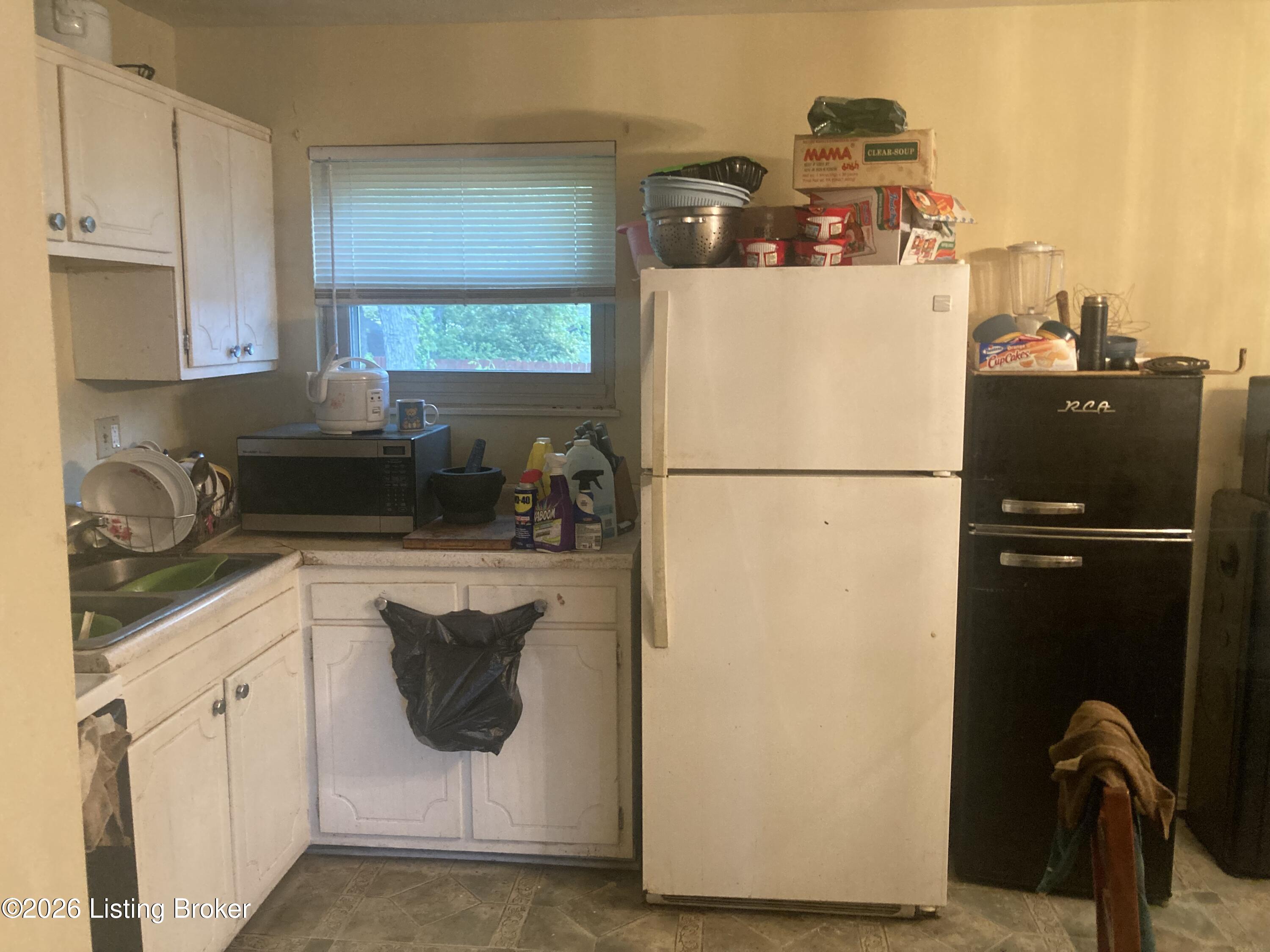 9722 Scarborough Ave Property Photo 3