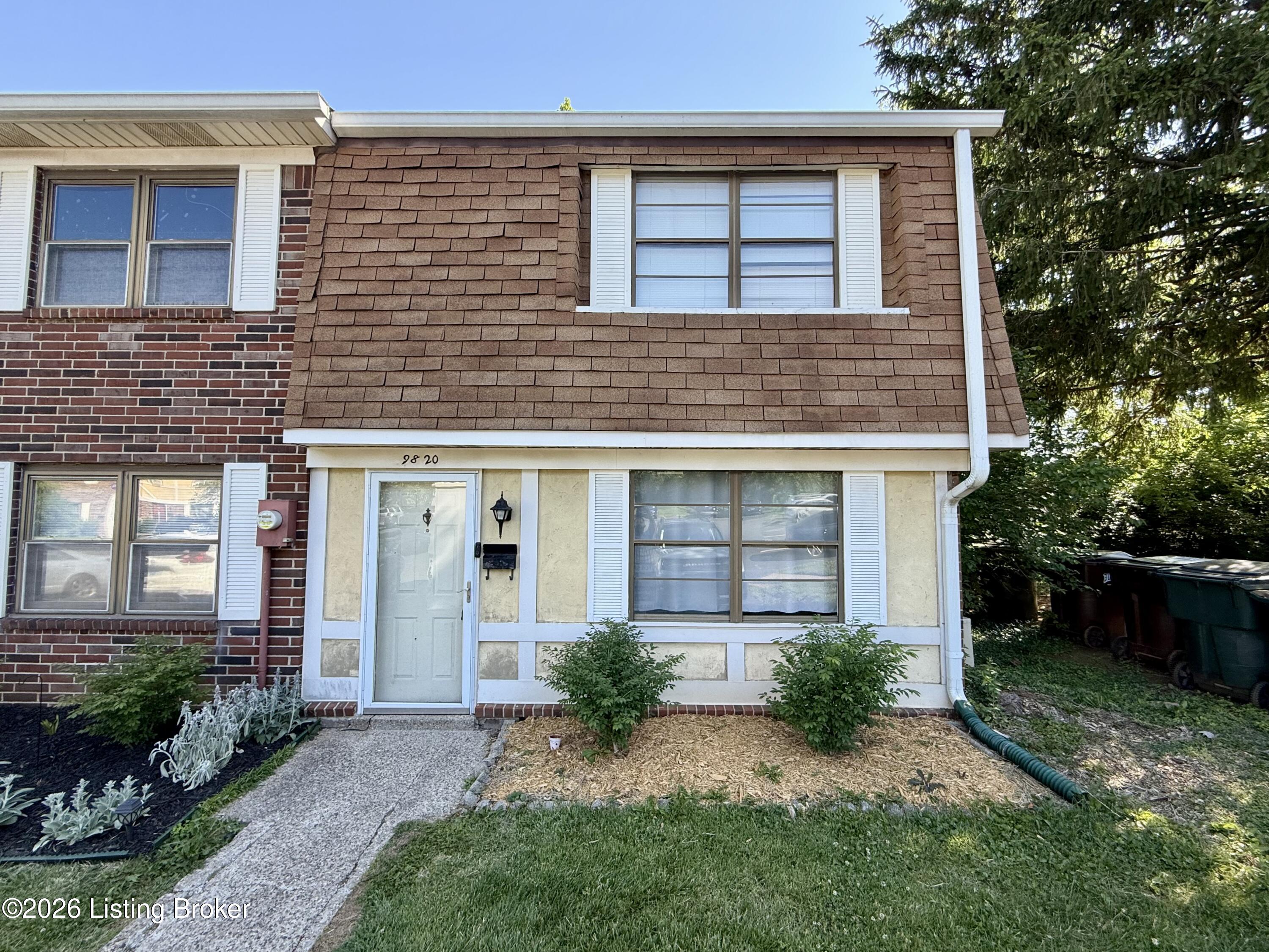 9820 Oakshire Dr Property Photo 1