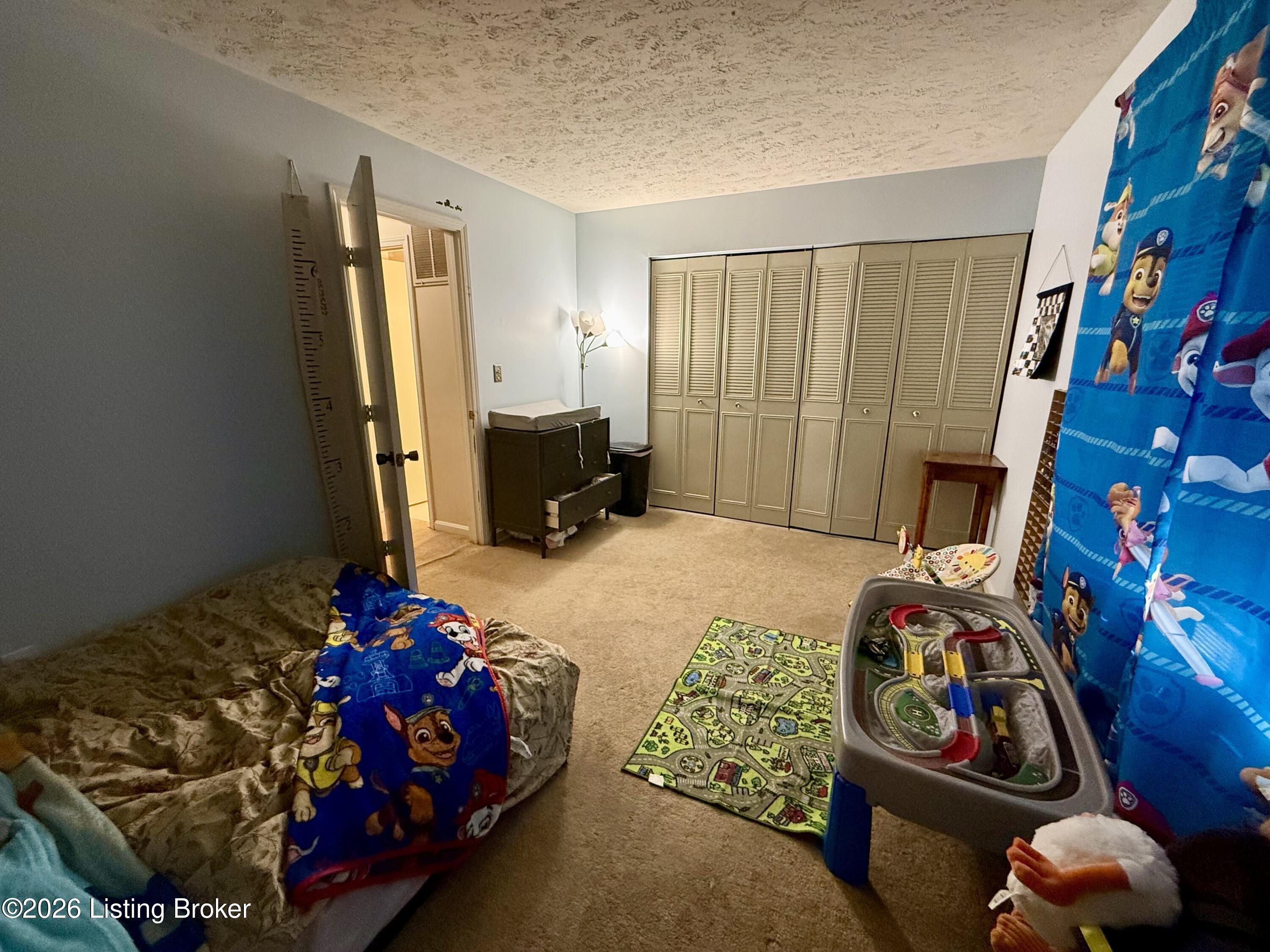 9820 Oakshire Dr Property Photo 13