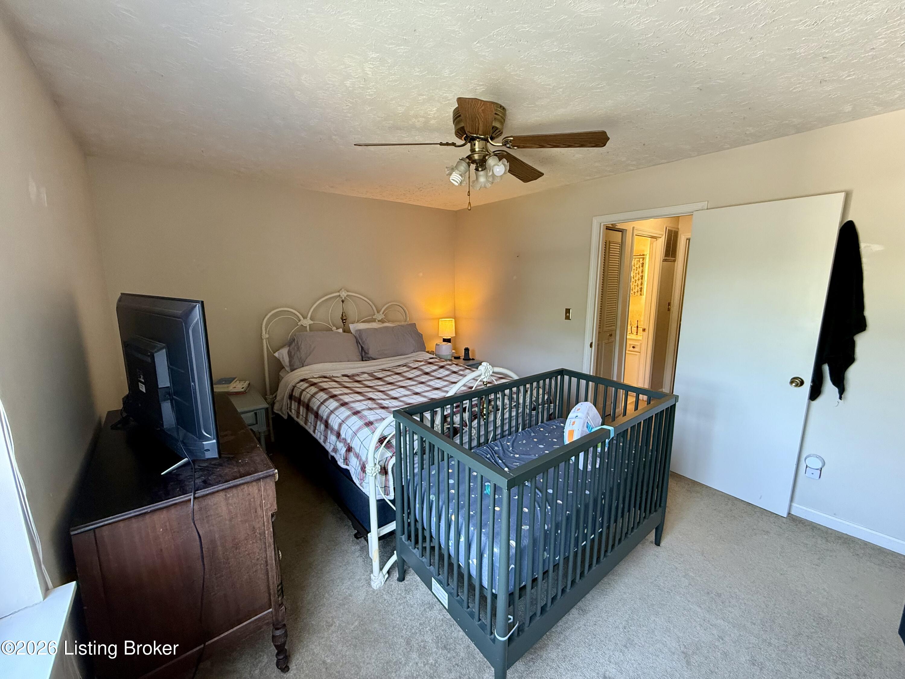 9820 Oakshire Dr Property Photo 17