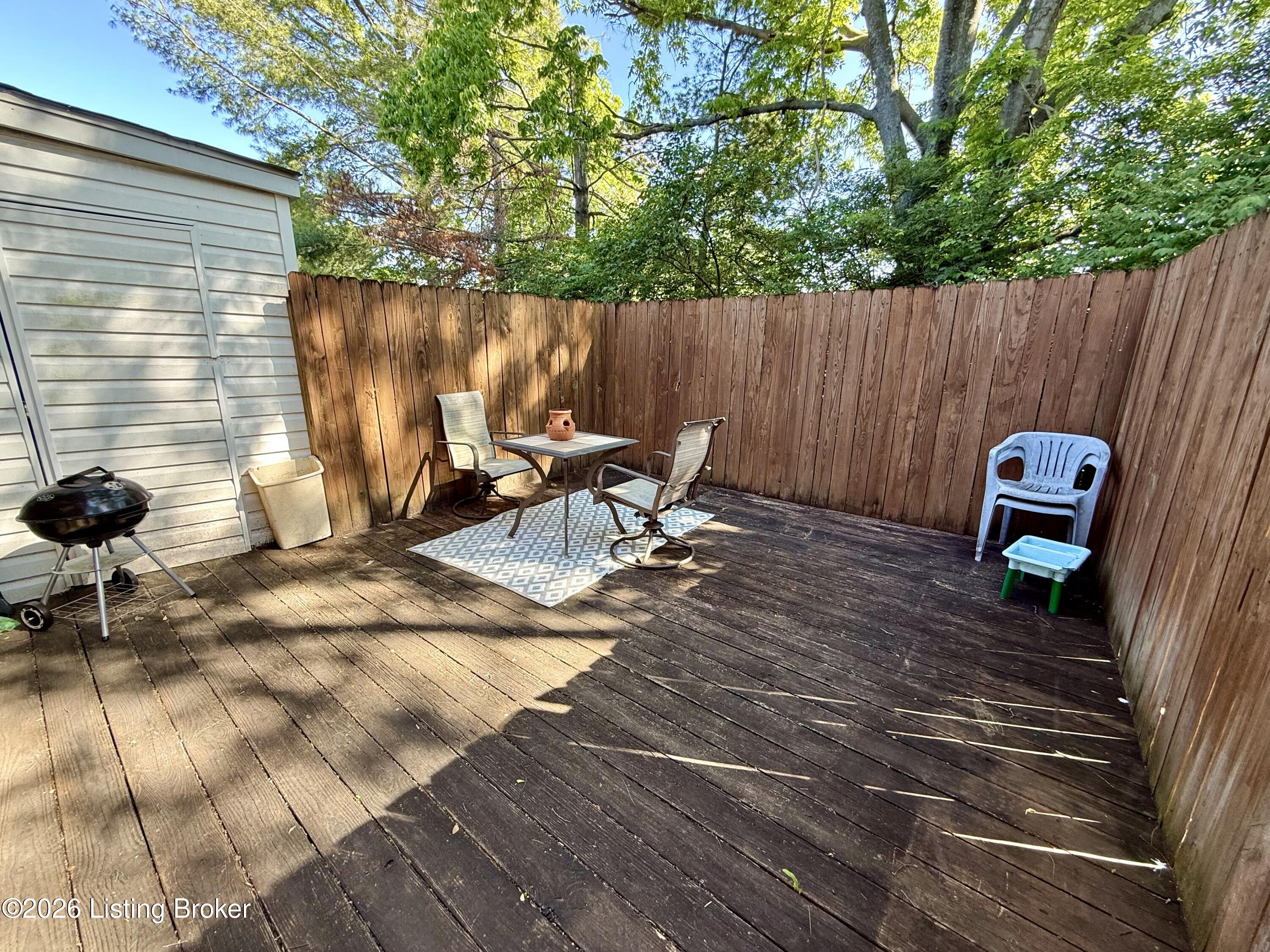 9820 Oakshire Dr Property Photo 19