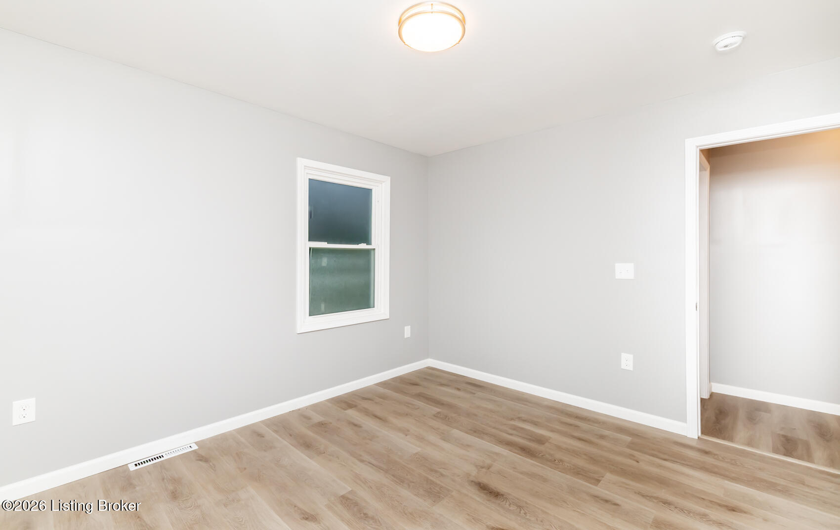 204 W Warfield St Property Photo 9