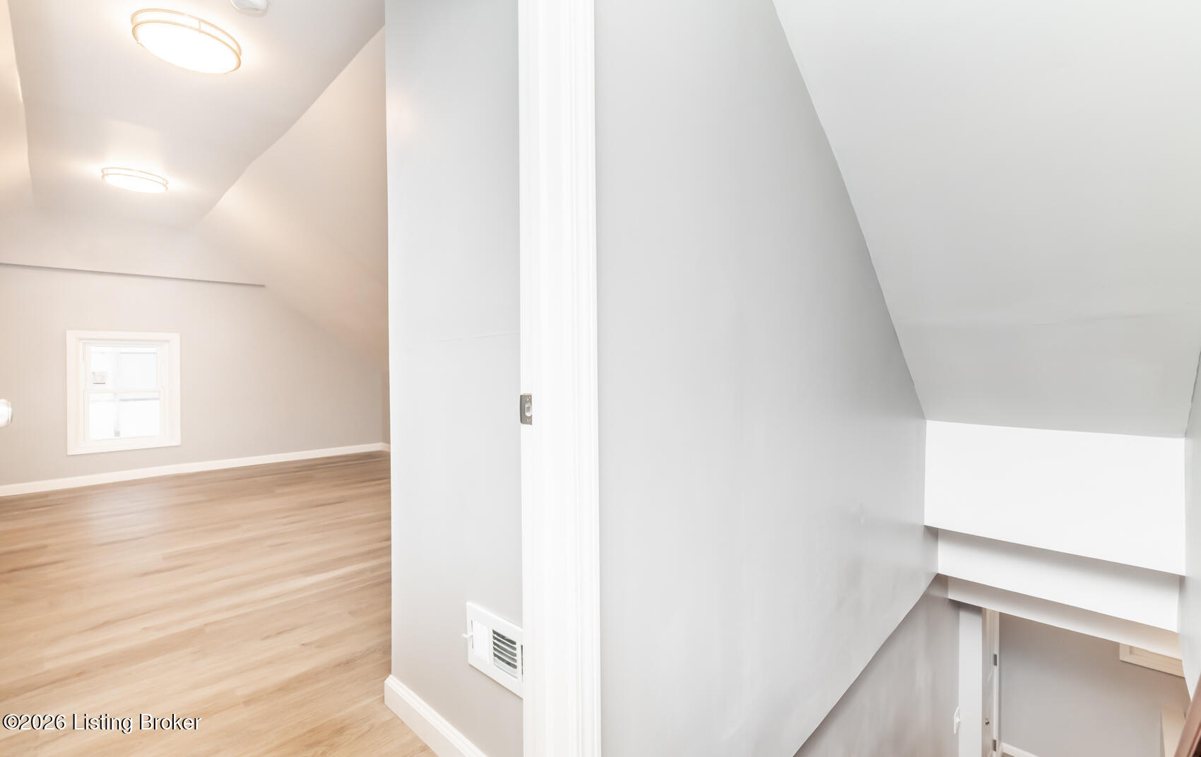 204 W Warfield St Property Photo 18