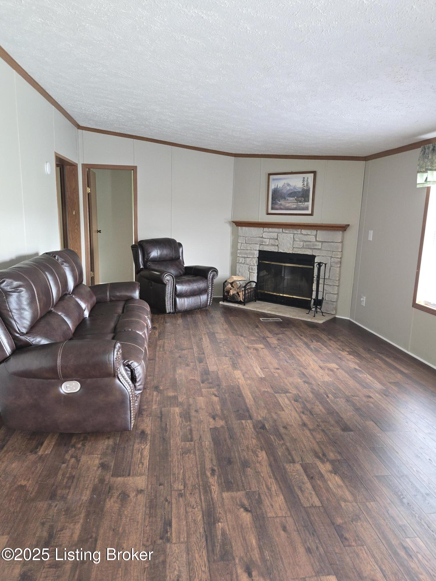 2131 Ridge Rd Property Photo 3