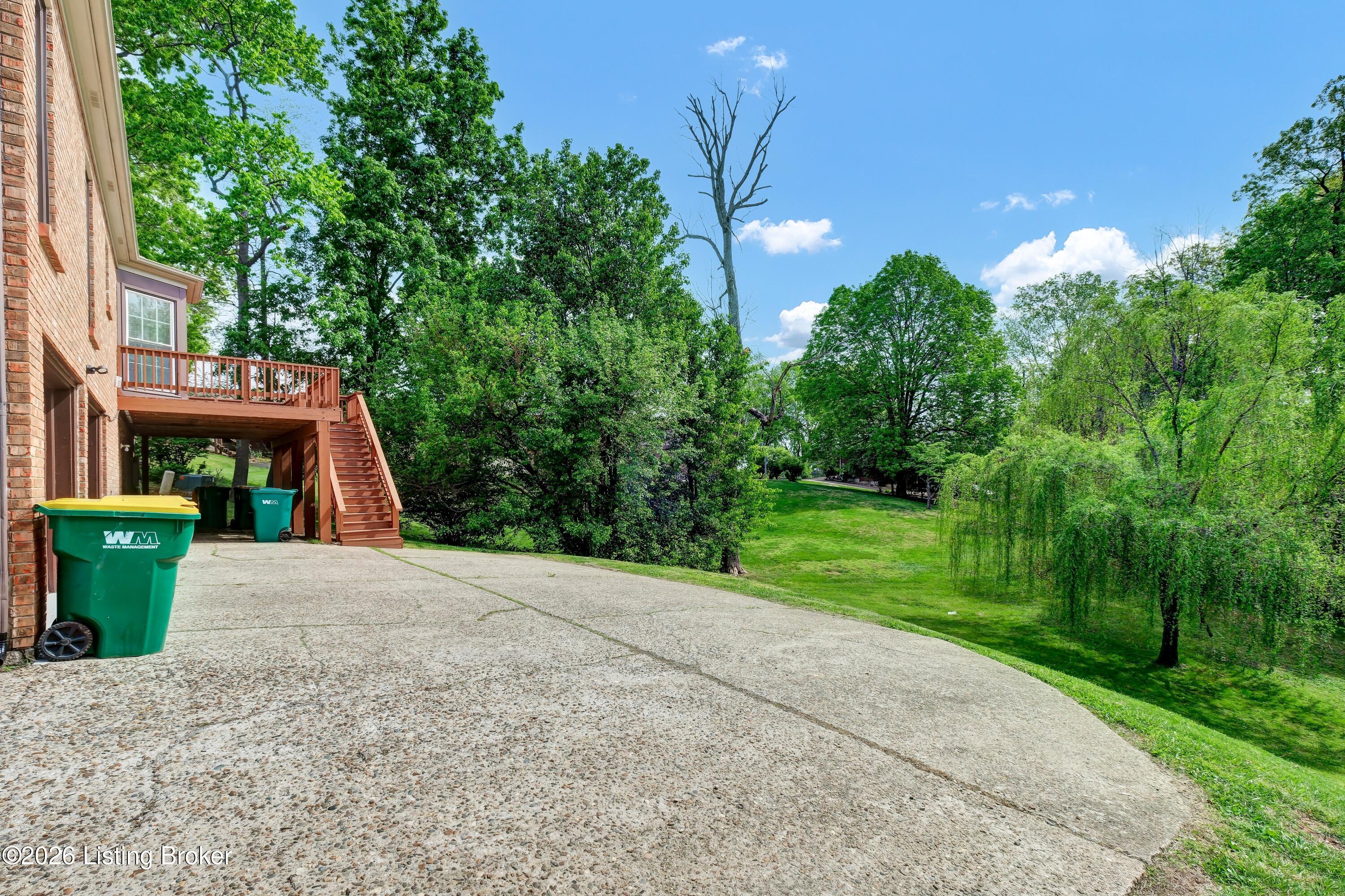 8203 Regal Pine Ct Property Photo 5