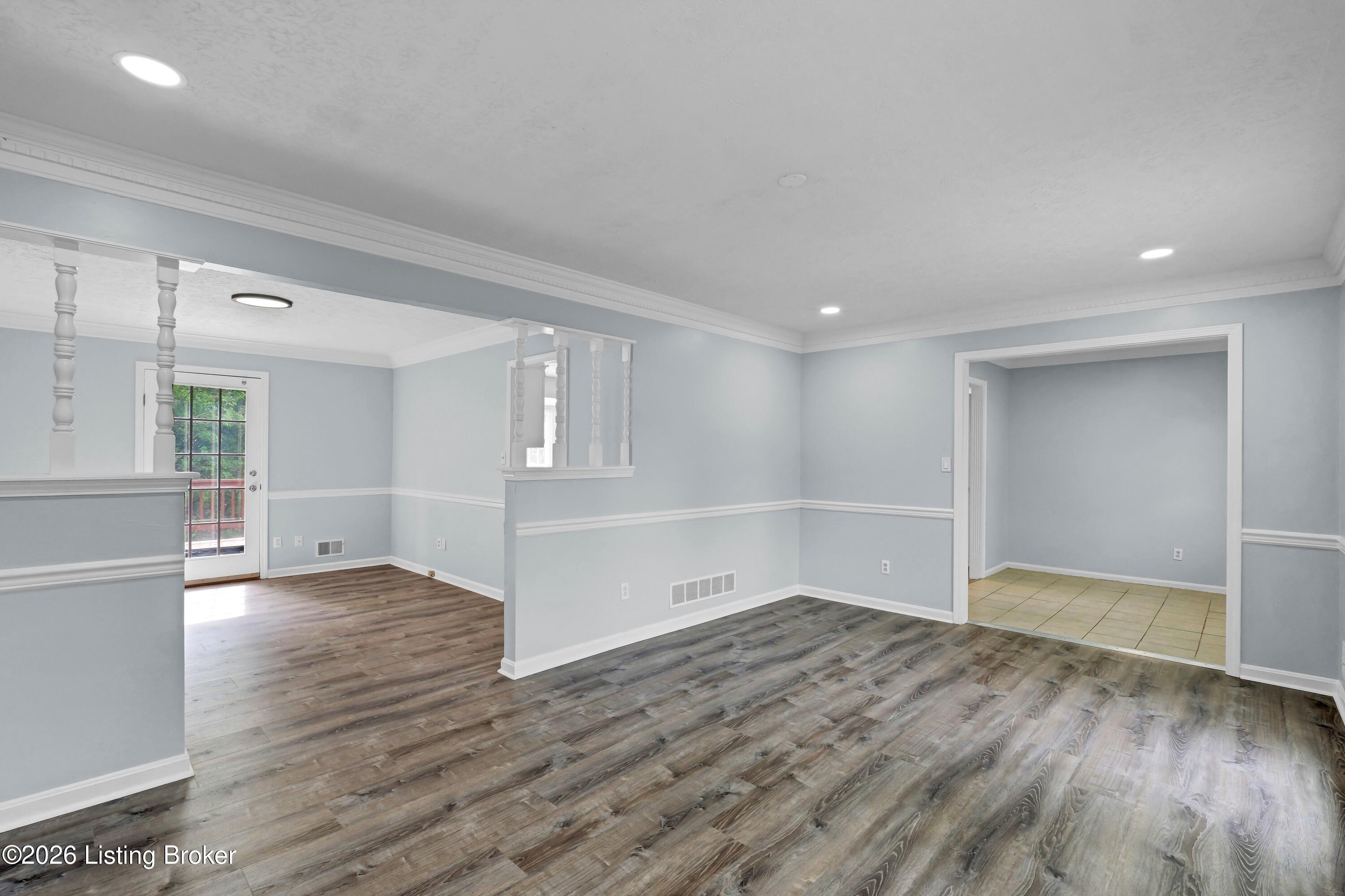8203 Regal Pine Ct Property Photo 16